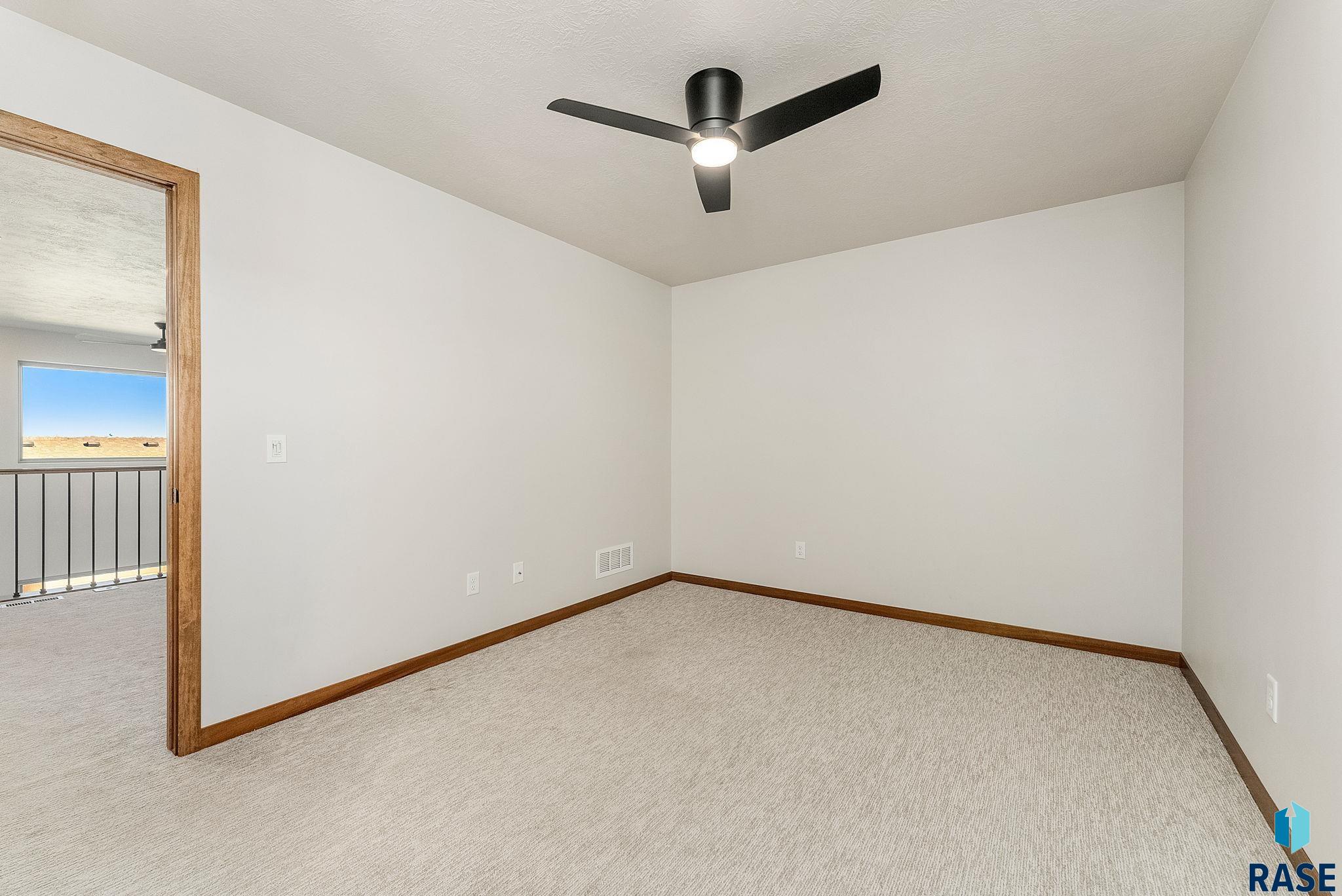 Sioux Falls, South Dakota 57108, United States, 3 Bedrooms Bedrooms, ,2 BathroomsBathrooms,Residential,Contingent,79678