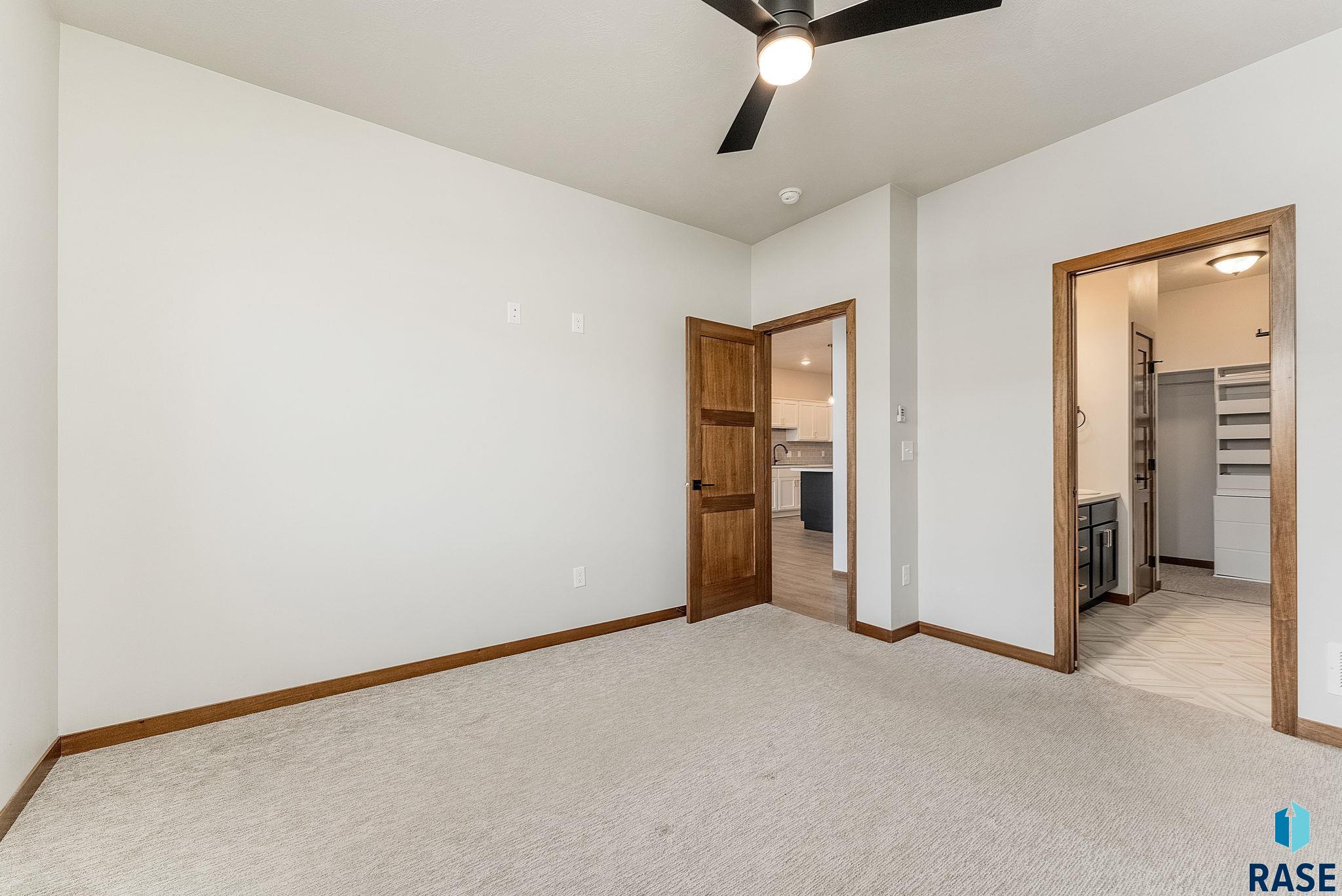 Sioux Falls, South Dakota 57108, United States, 3 Bedrooms Bedrooms, ,2 BathroomsBathrooms,Residential,Contingent,79678