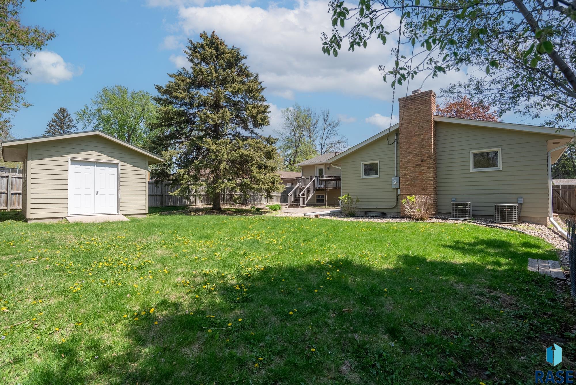 Sioux Falls, South Dakota 57105, United States, 4 Bedrooms Bedrooms, ,2 BathroomsBathrooms,Residential,Active,139404