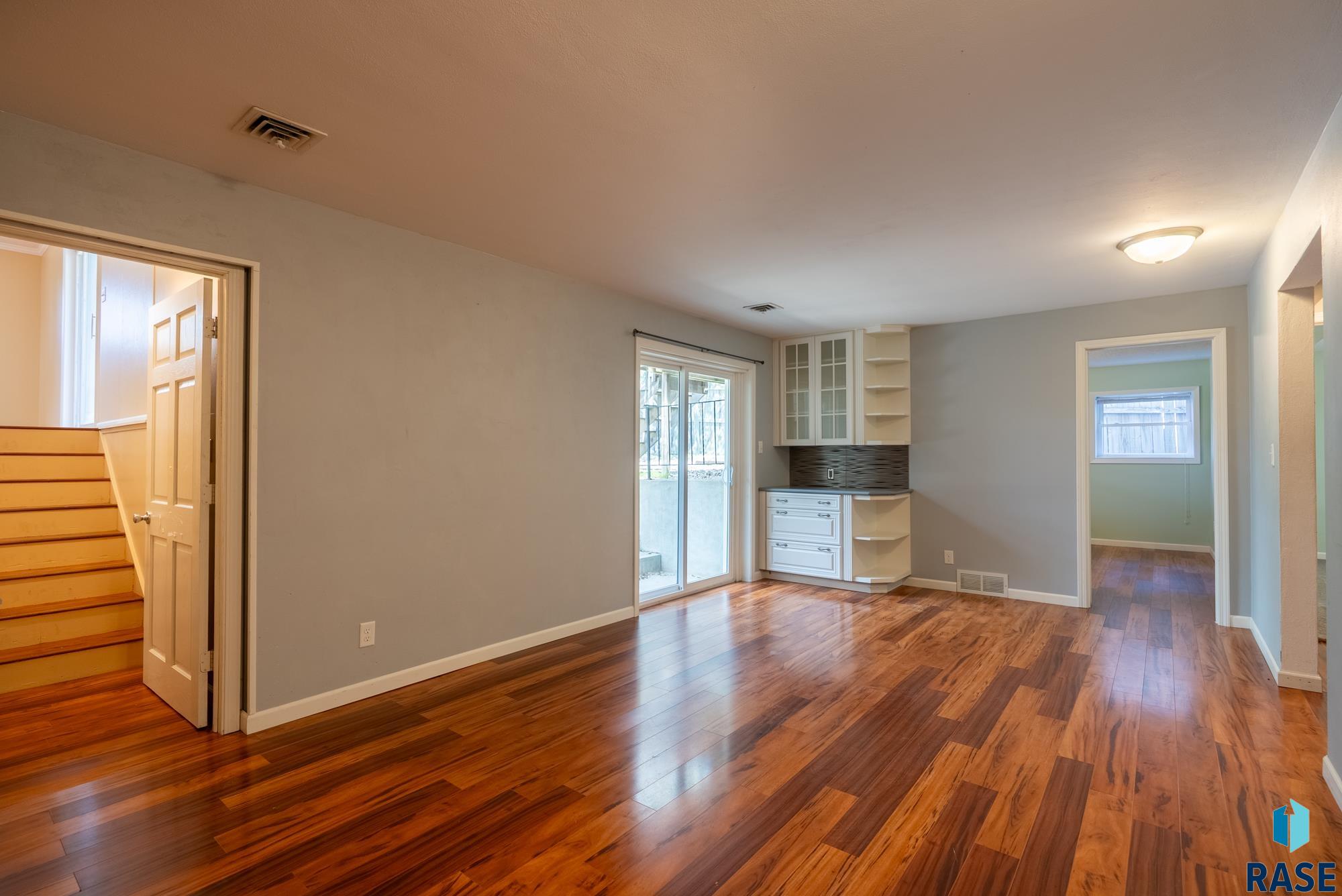 Sioux Falls, South Dakota 57105, United States, 4 Bedrooms Bedrooms, ,2 BathroomsBathrooms,Residential,Active,139404