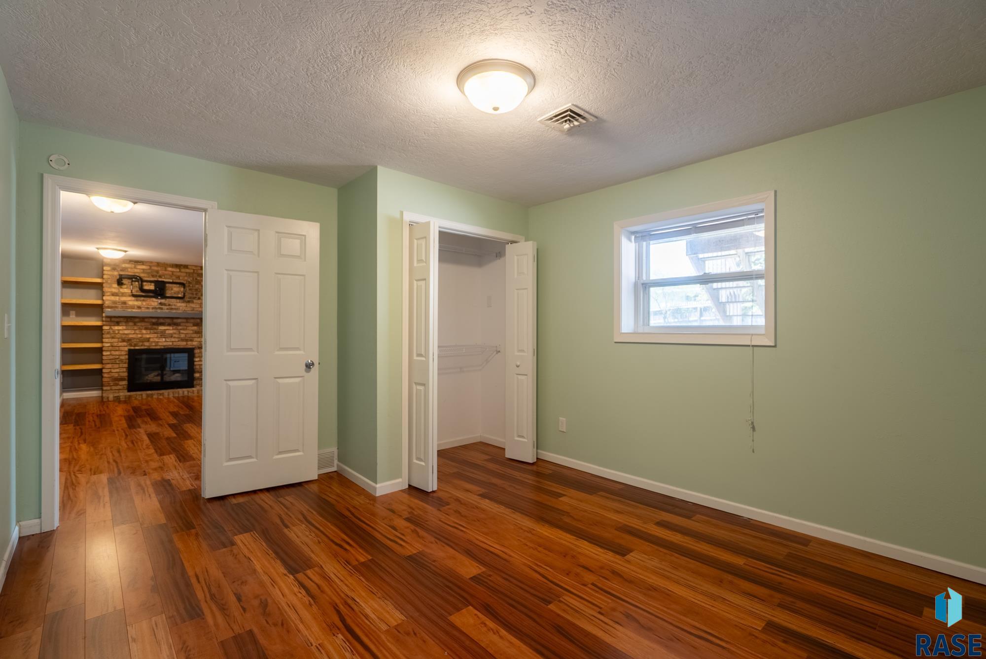 Sioux Falls, South Dakota 57105, United States, 4 Bedrooms Bedrooms, ,2 BathroomsBathrooms,Residential,Active,139404