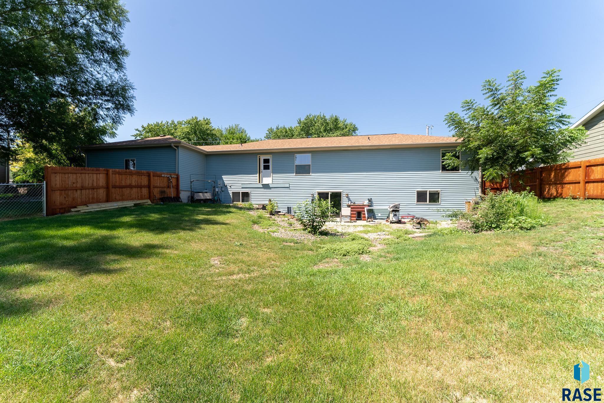 406 N Cherry St Street, Lennox, South Dakota image 45