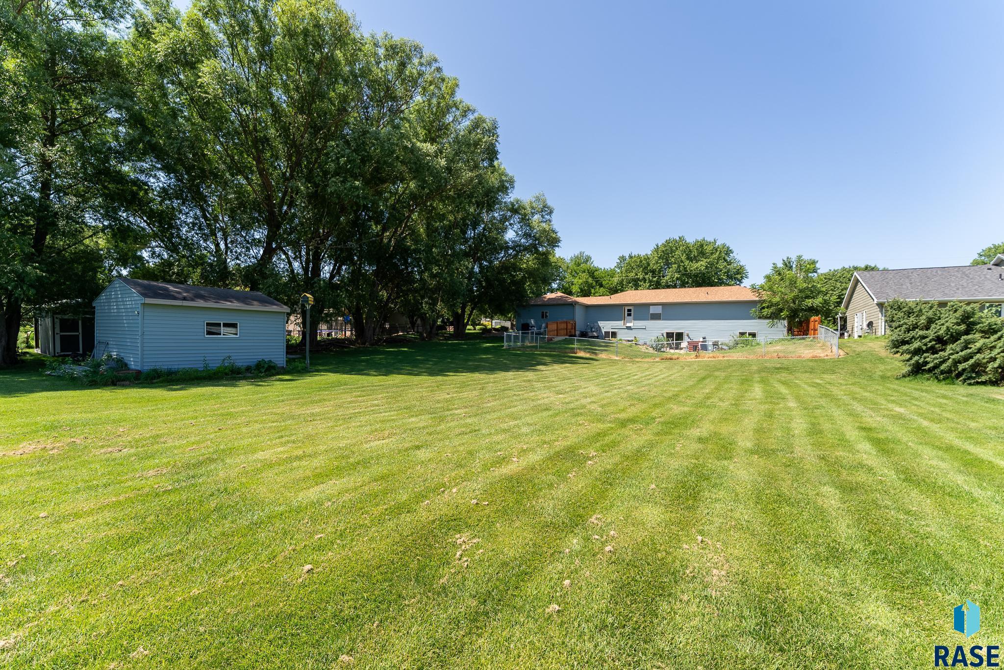 406 N Cherry St Street, Lennox, South Dakota image 47