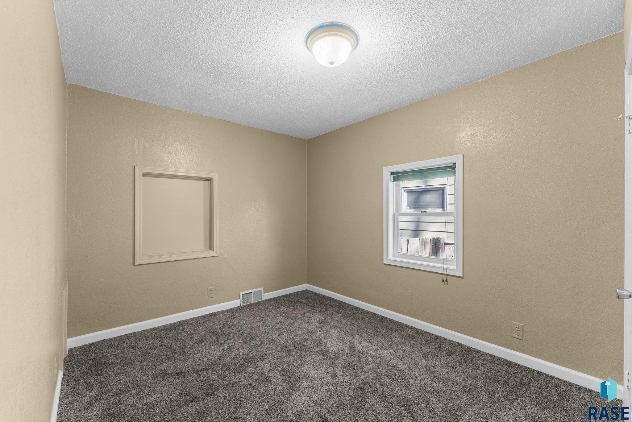 1219 N Spring Ave Avenue, Sioux Falls, New Jersey image 30