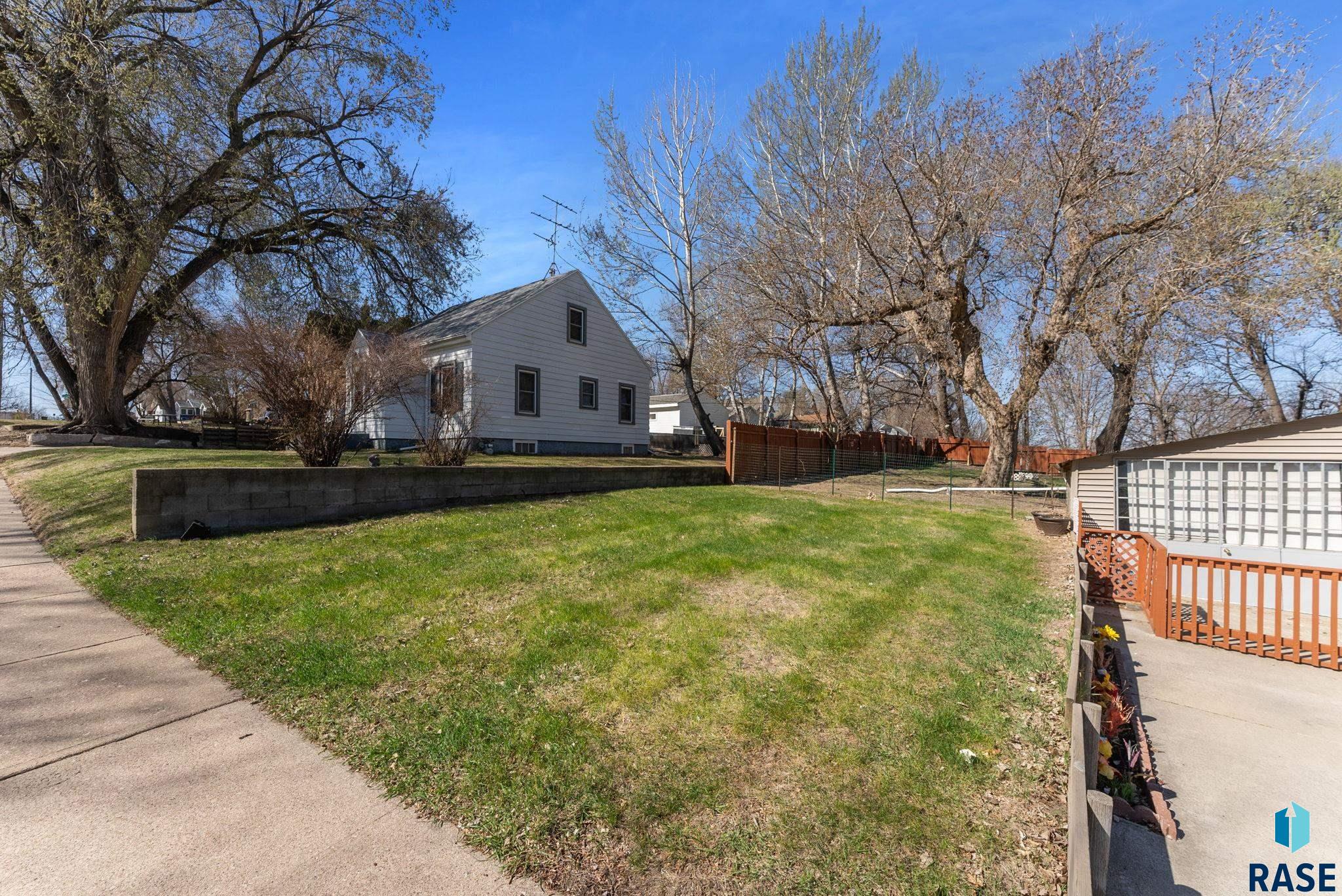 1219 N Spring Ave Avenue, Sioux Falls, New Jersey image 5