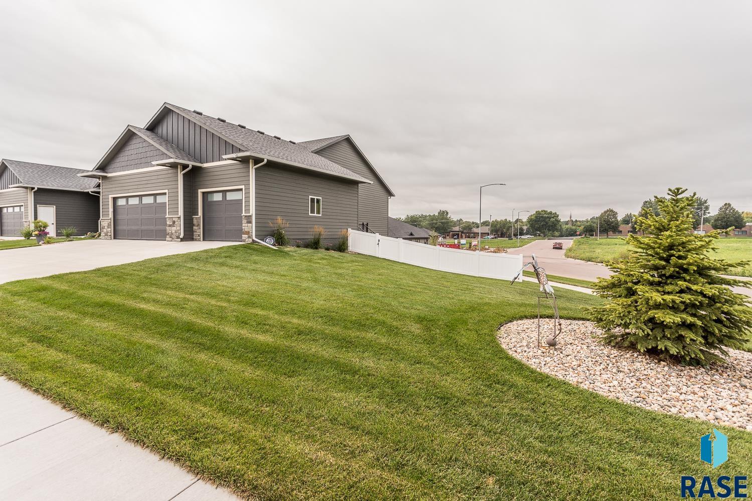 4901 E Cattail Dr Drive, Sioux Falls, South Dakota image 4