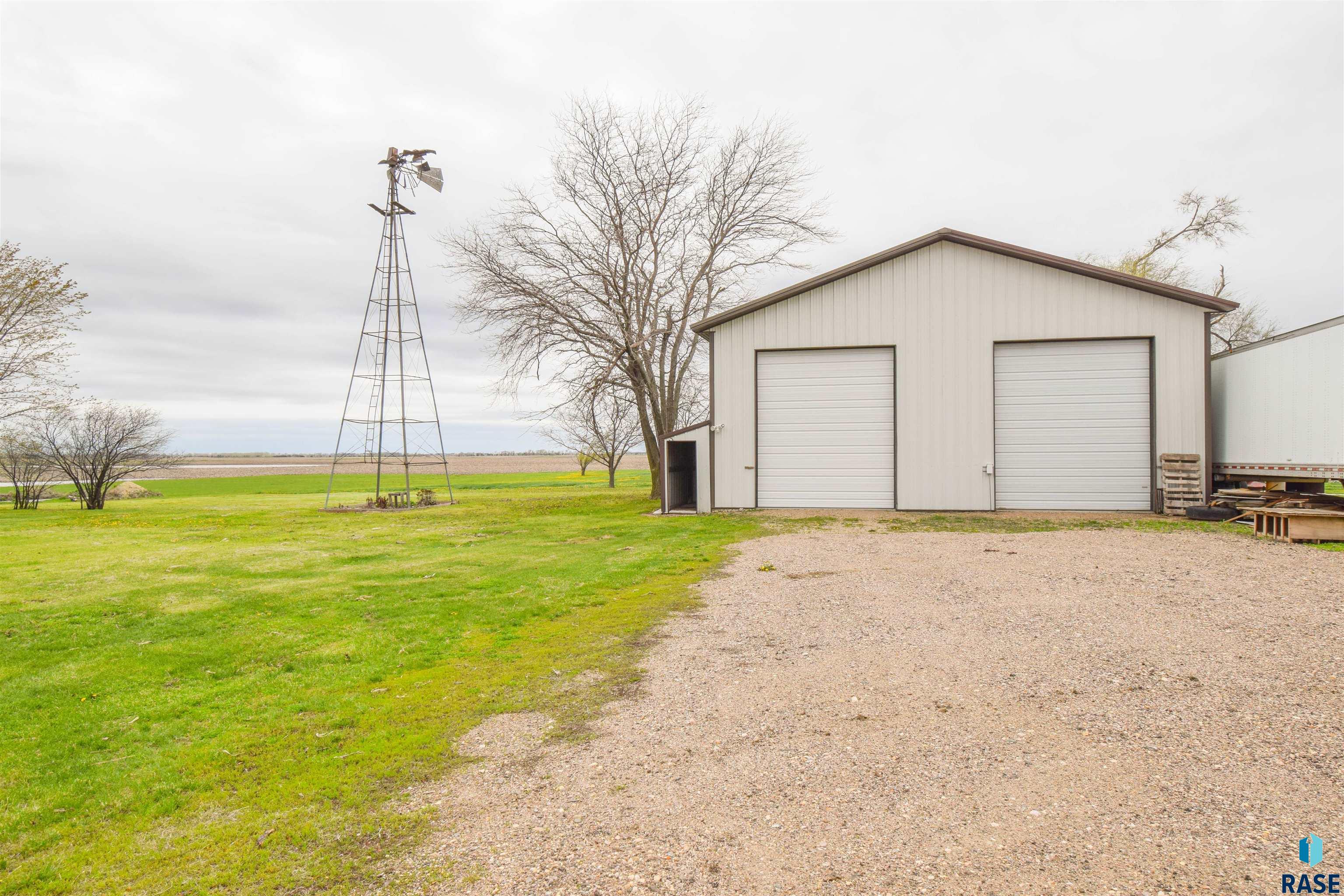 25887 443rd Ave Avenue, Canistota, South Dakota image 3