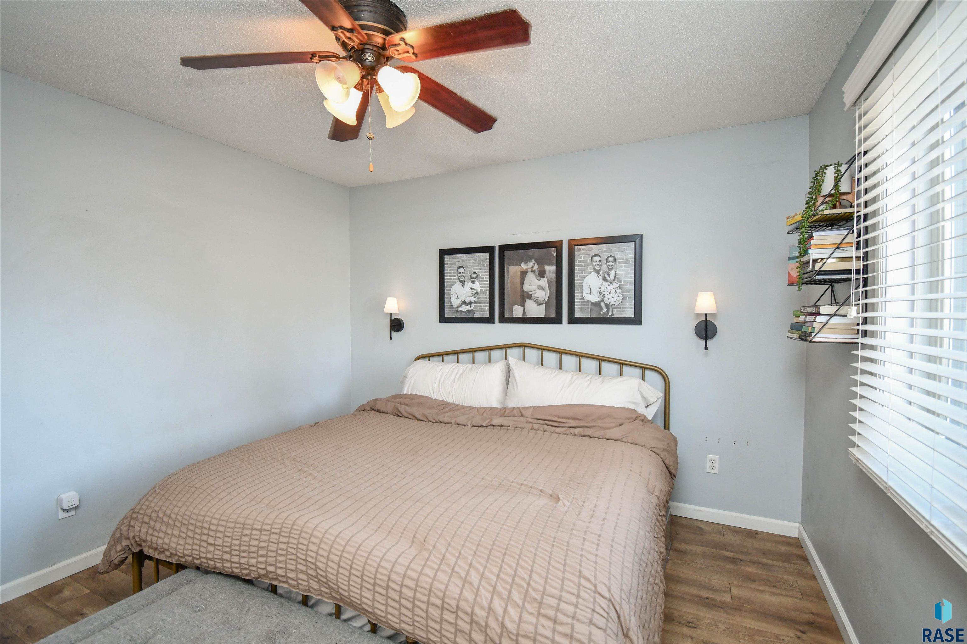 Sioux Falls, South Dakota 57106, United States, 3 Bedrooms Bedrooms, ,2 BathroomsBathrooms,Residential,Contingent,23105