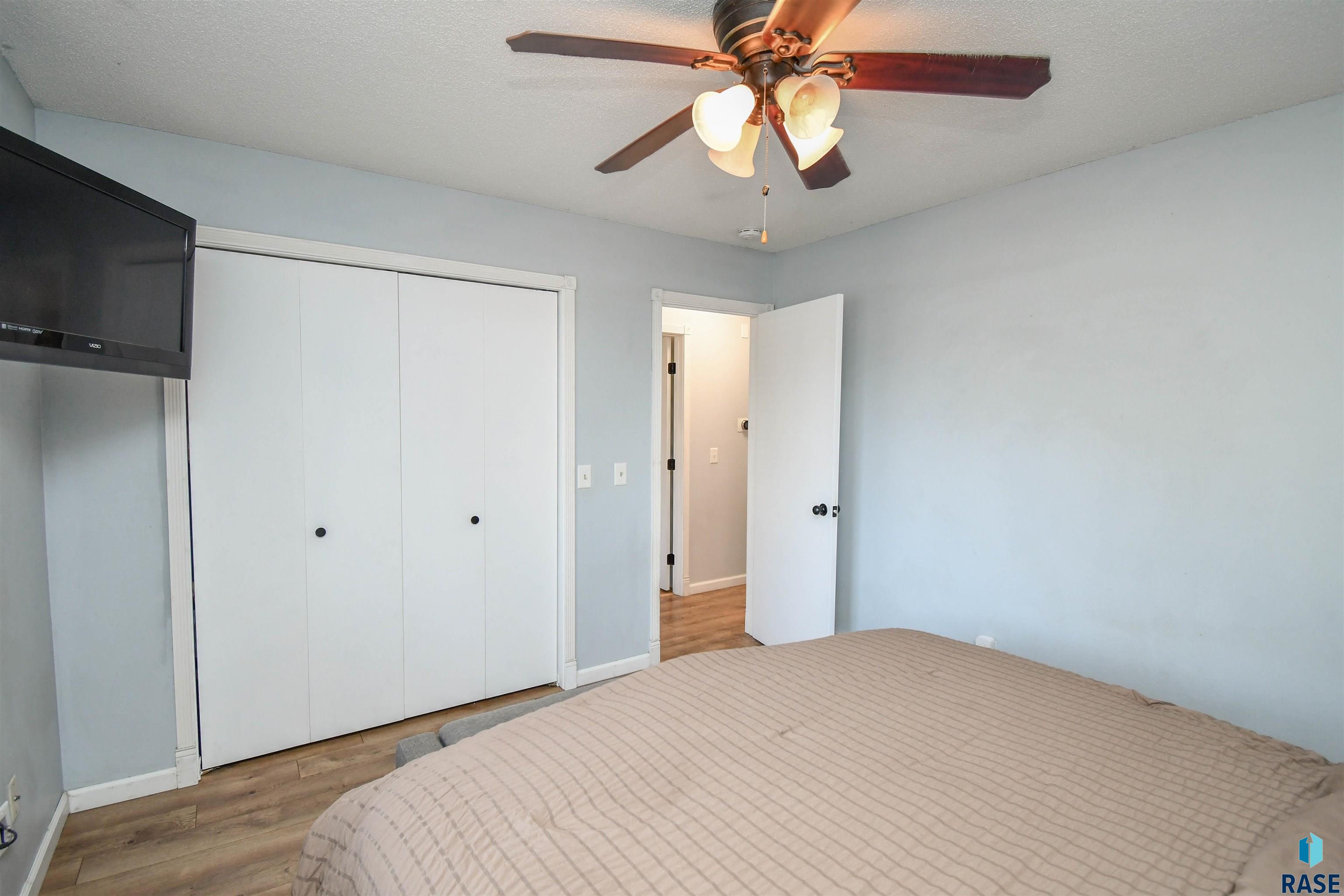 Sioux Falls, South Dakota 57106, United States, 3 Bedrooms Bedrooms, ,2 BathroomsBathrooms,Residential,Contingent,23105