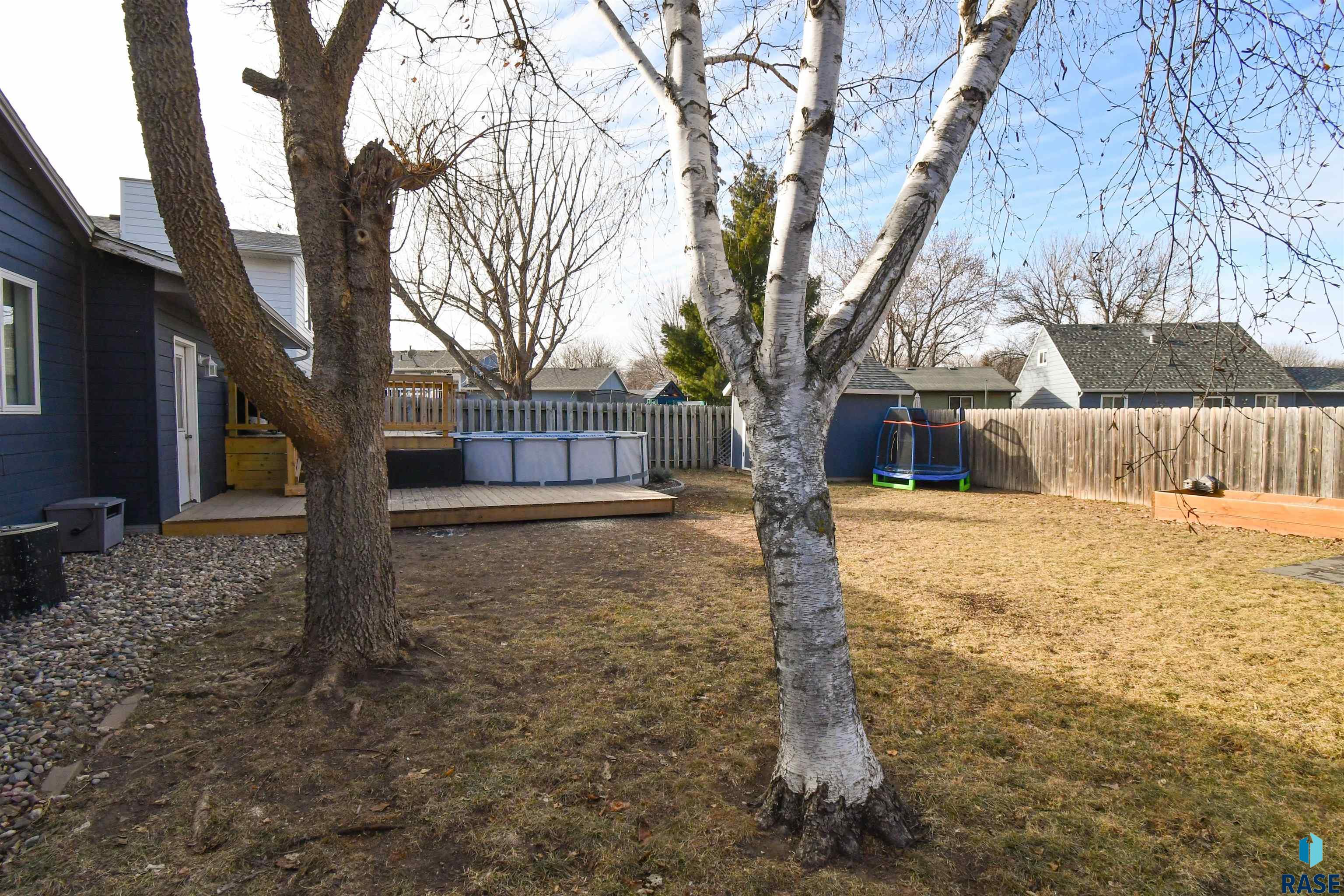 Sioux Falls, South Dakota 57106, United States, 3 Bedrooms Bedrooms, ,2 BathroomsBathrooms,Residential,Contingent,23105