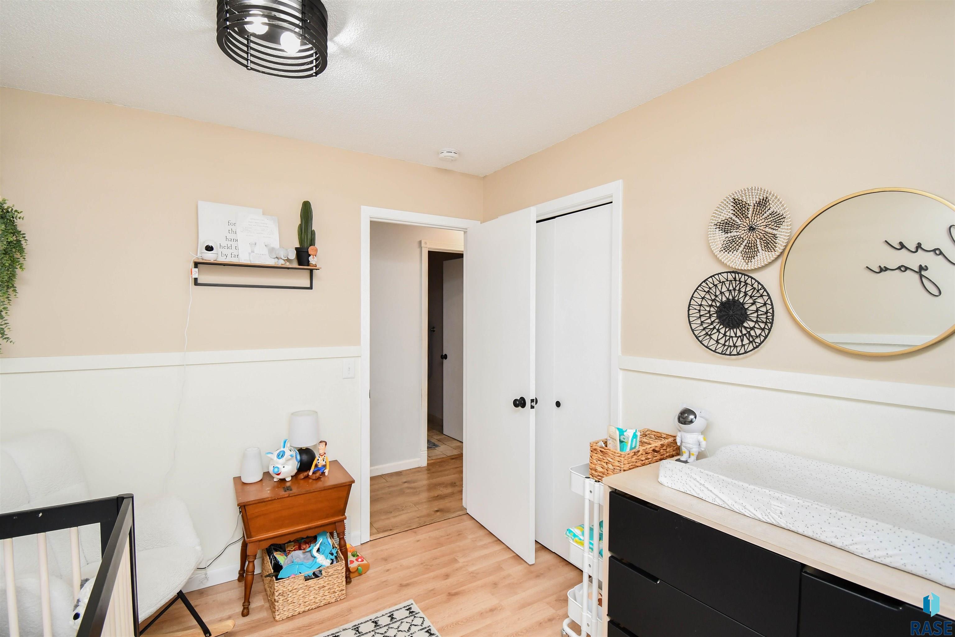 Sioux Falls, South Dakota 57106, United States, 3 Bedrooms Bedrooms, ,2 BathroomsBathrooms,Residential,Contingent,23105