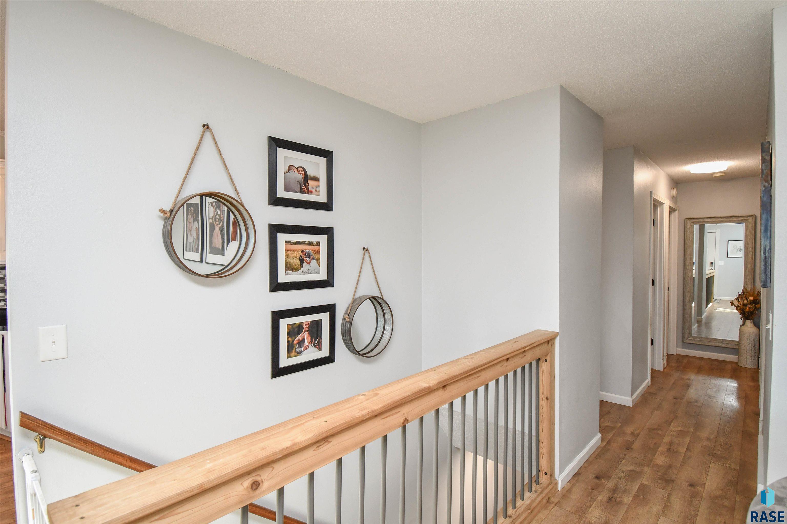 Sioux Falls, South Dakota 57106, United States, 3 Bedrooms Bedrooms, ,2 BathroomsBathrooms,Residential,Contingent,23105