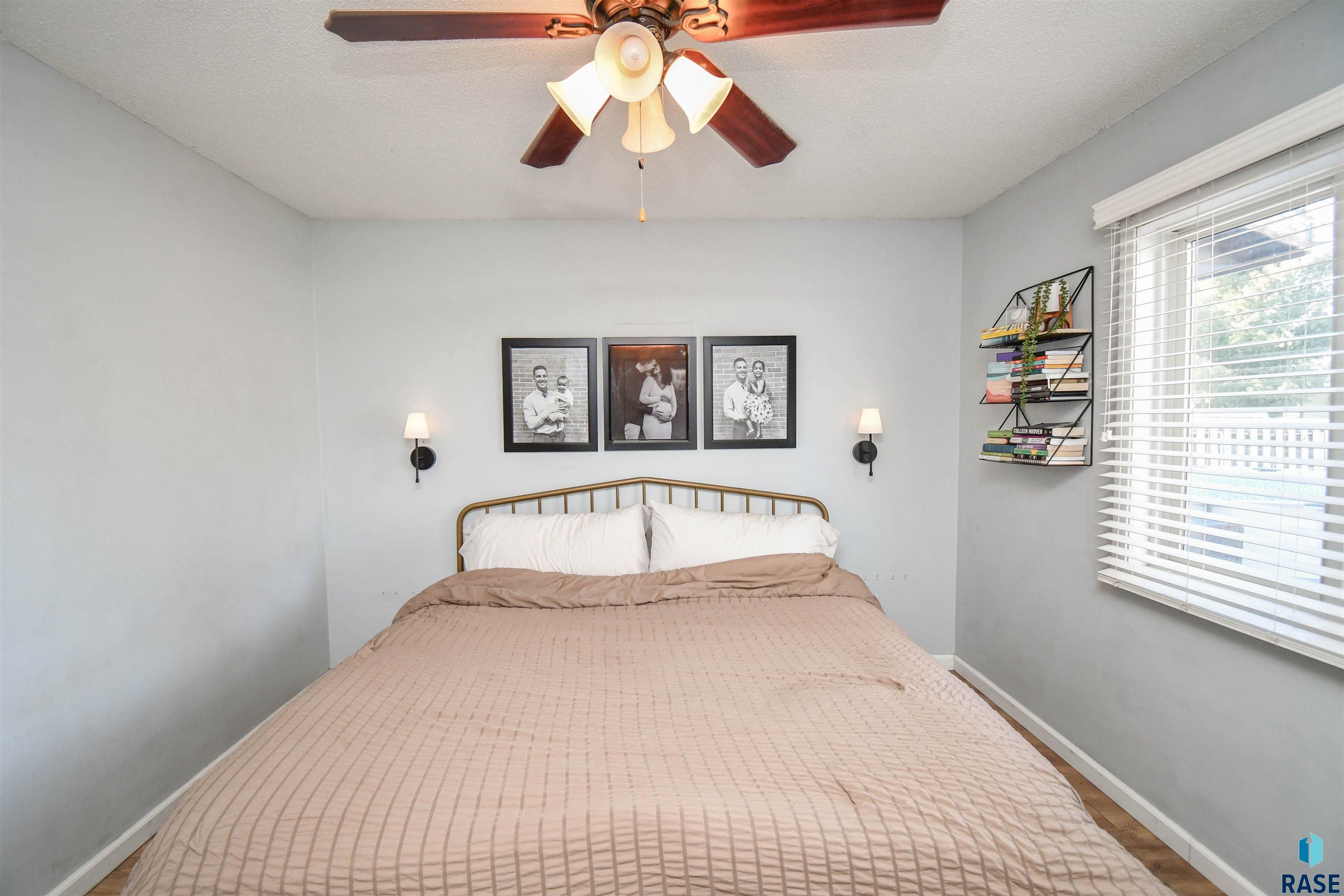 Sioux Falls, South Dakota 57106, United States, 3 Bedrooms Bedrooms, ,2 BathroomsBathrooms,Residential,Contingent,23105