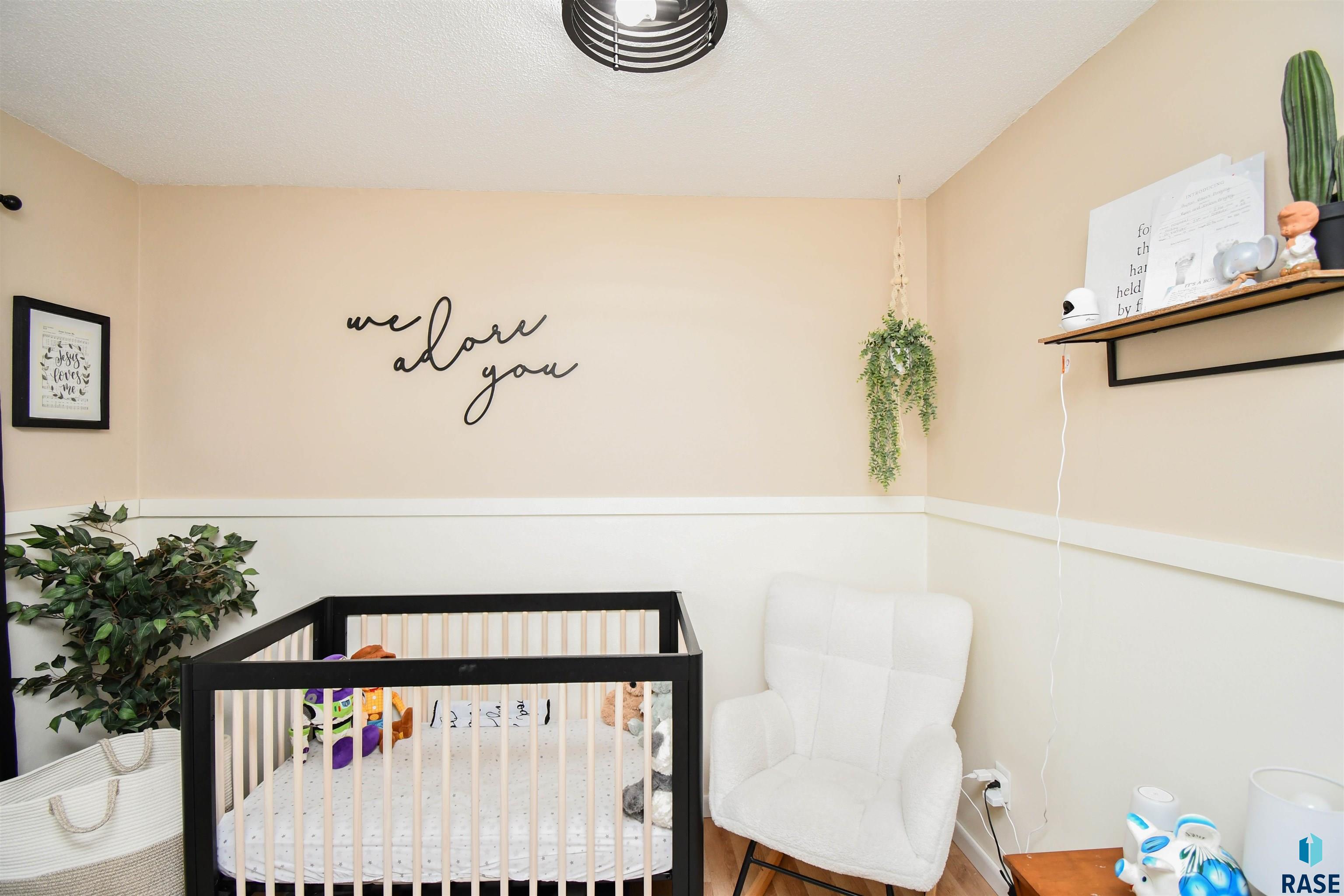 Sioux Falls, South Dakota 57106, United States, 3 Bedrooms Bedrooms, ,2 BathroomsBathrooms,Residential,Contingent,23105