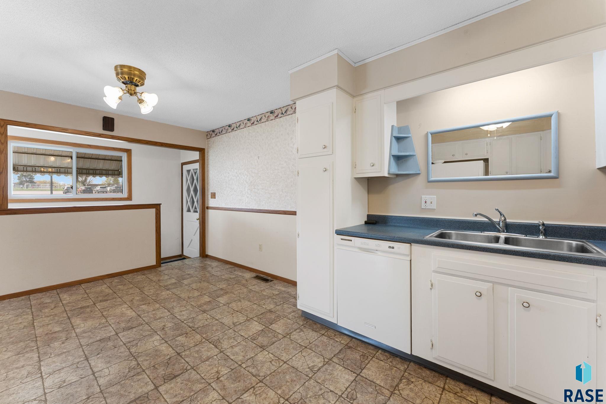 933 Bahnson Ave Avenue, Sioux Falls, New Jersey image 5