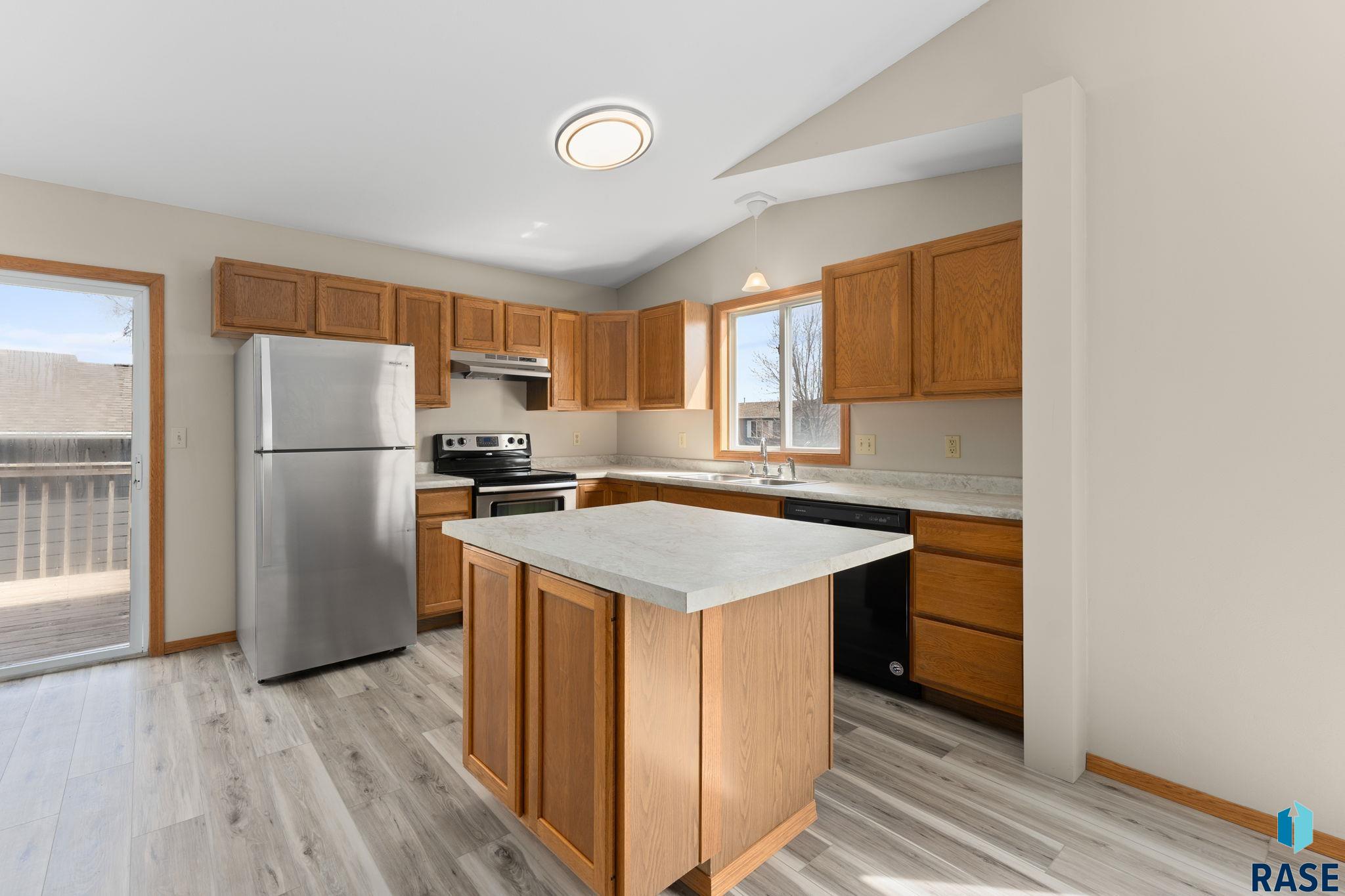 6320 W 66th St Street, Sioux Falls, New Jersey image 3