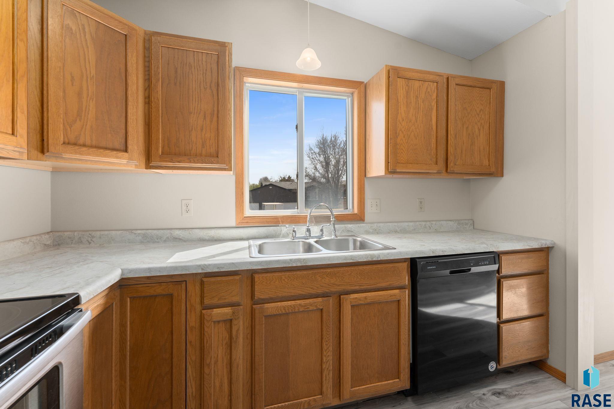 6320 W 66th St Street, Sioux Falls, New Jersey image 4