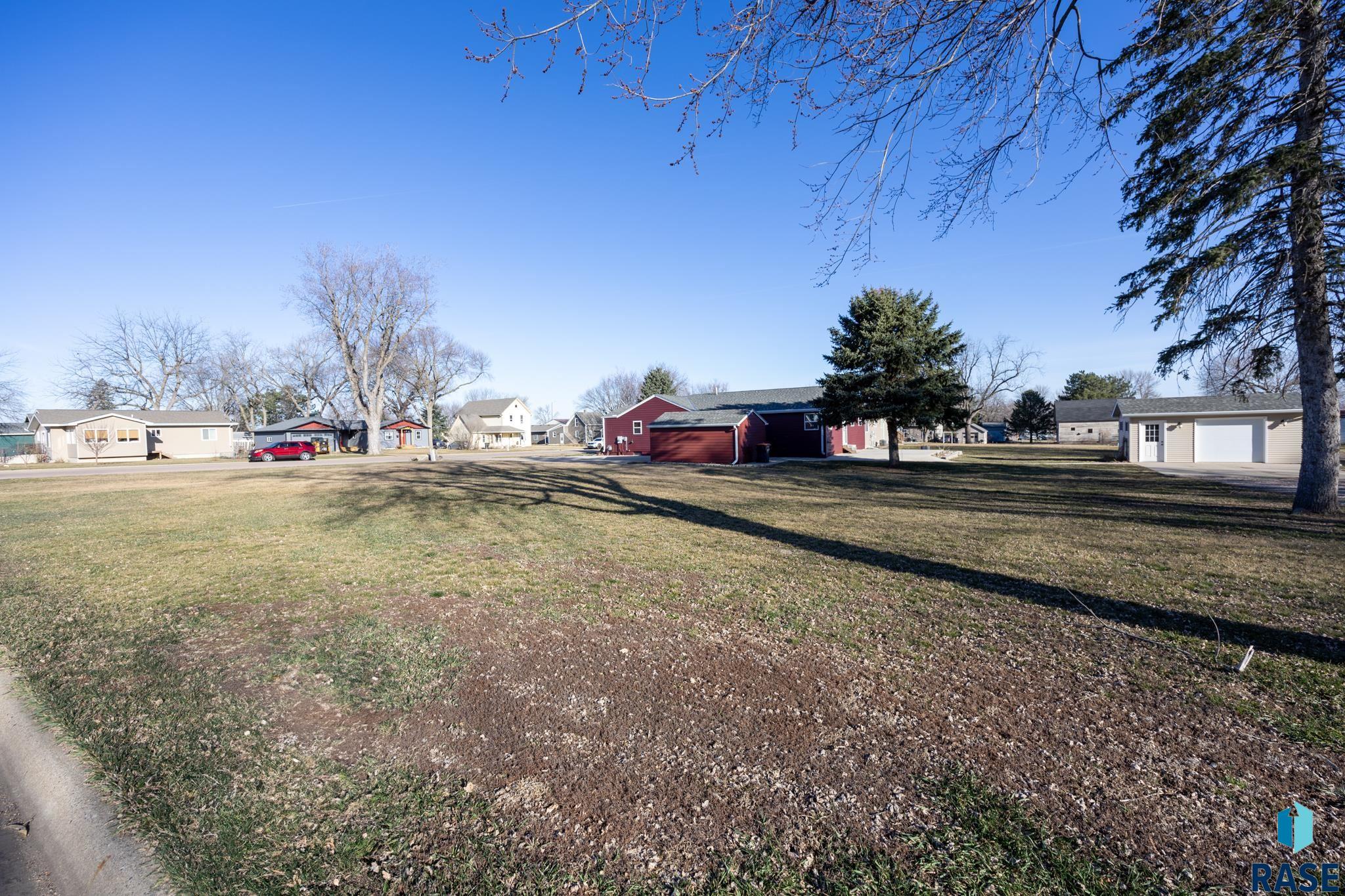 704 N 3rd St Street, Beresford, South Dakota image 3