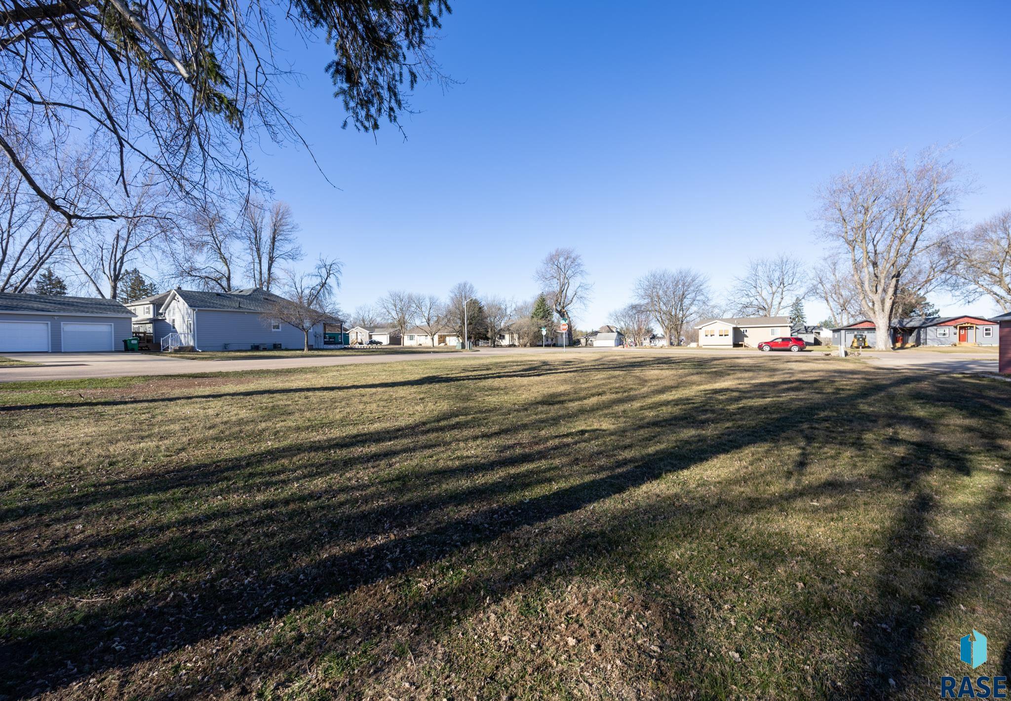 704 N 3rd St Street, Beresford, South Dakota image 4