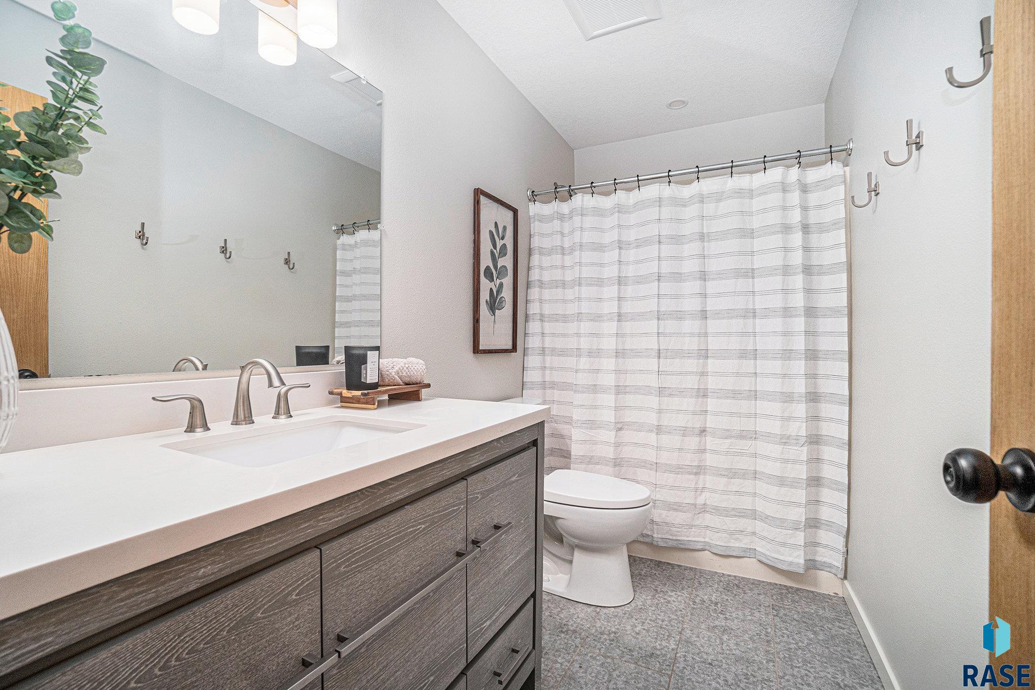 4316 E 37th St Street, Sioux Falls, South Dakota image 13