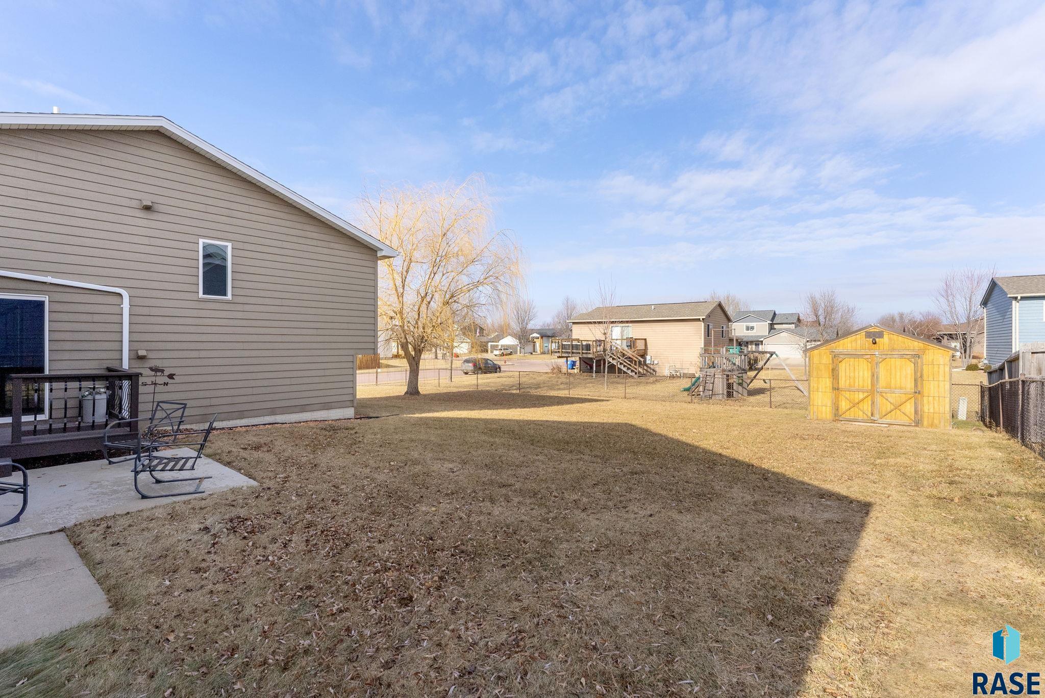 1000 Greyhawk Cir Circle, Harrisburg, South Dakota image 4