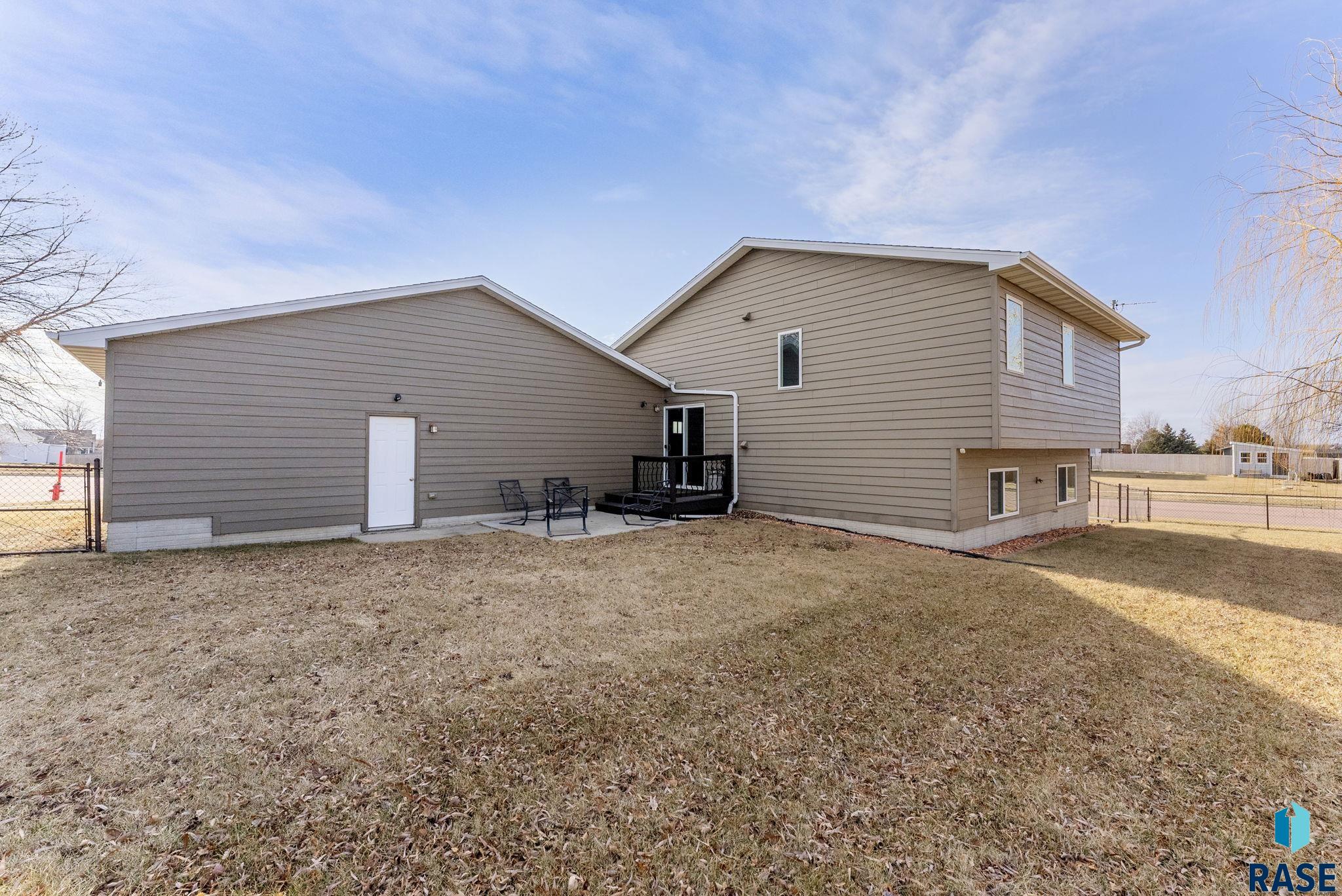 1000 Greyhawk Cir Circle, Harrisburg, South Dakota image 8