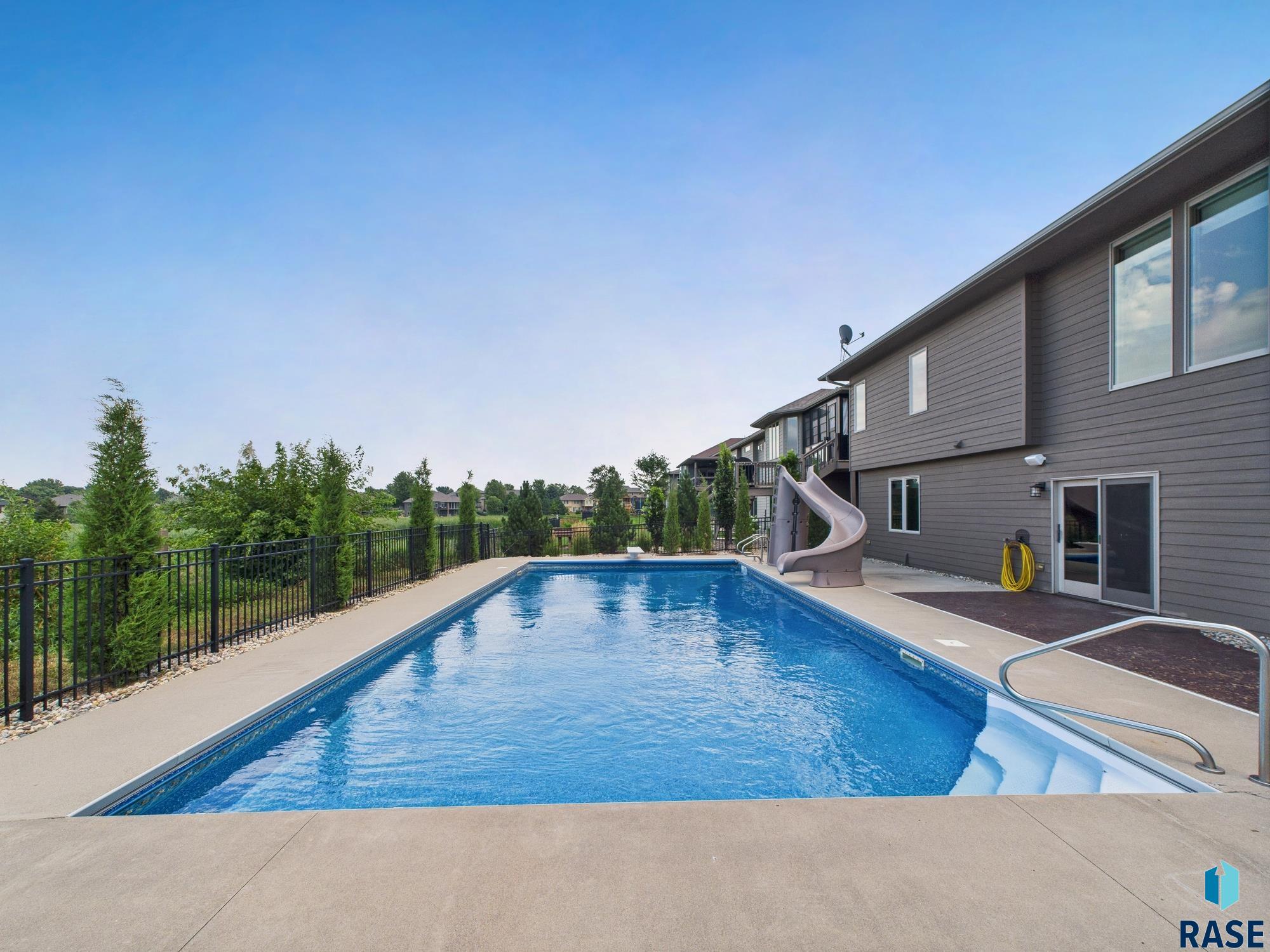 1816 W Grand Arbor Cir