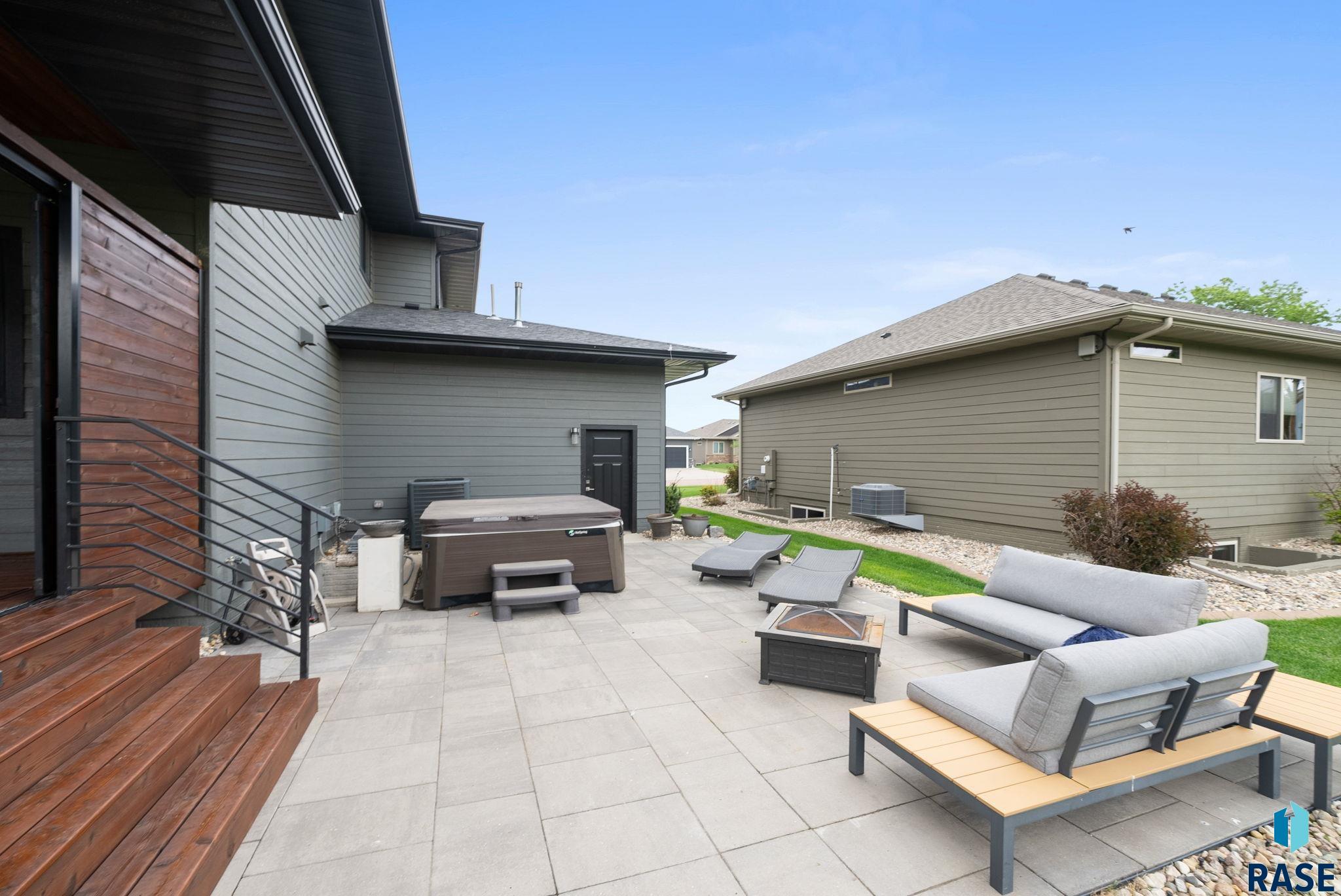 Sioux Falls, South Dakota 57107, United States, 4 Bedrooms Bedrooms, ,3 BathroomsBathrooms,Residential,Active,140391