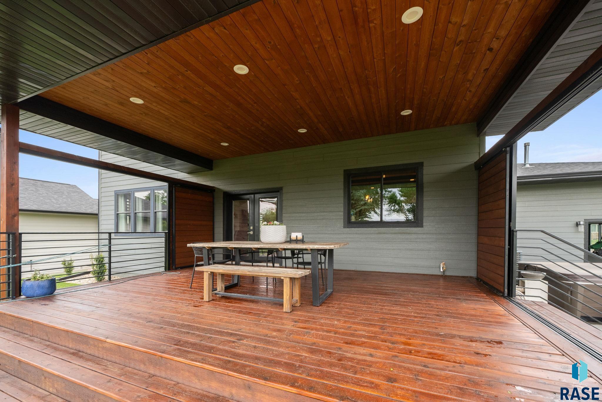 Sioux Falls, South Dakota 57107, United States, 4 Bedrooms Bedrooms, ,3 BathroomsBathrooms,Residential,Active,140391