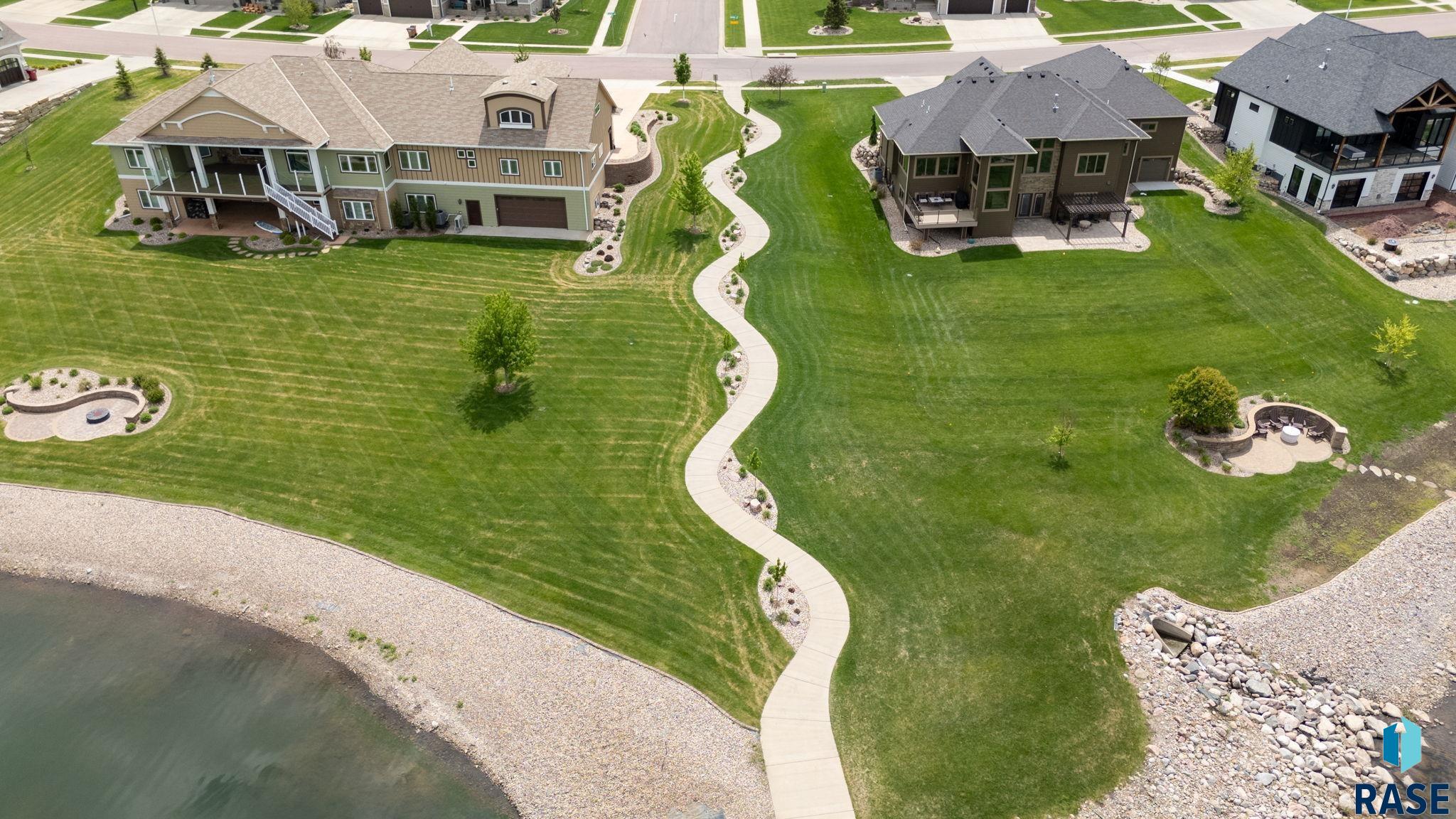 Sioux Falls, South Dakota 57107, United States, 4 Bedrooms Bedrooms, ,3 BathroomsBathrooms,Residential,Active,140391