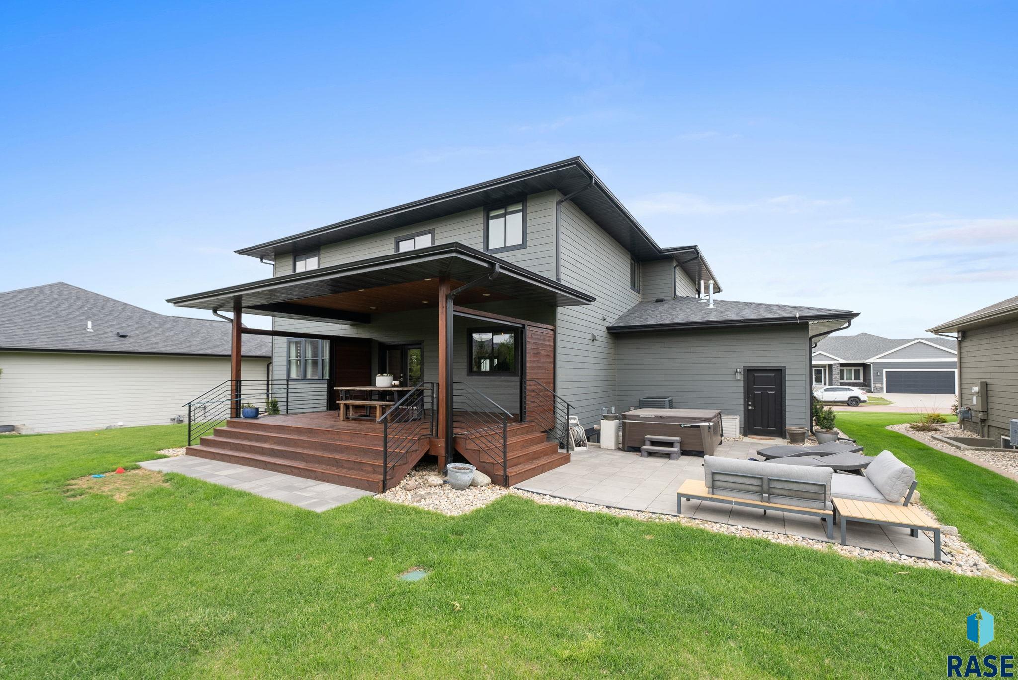 Sioux Falls, South Dakota 57107, United States, 4 Bedrooms Bedrooms, ,3 BathroomsBathrooms,Residential,Active,140391