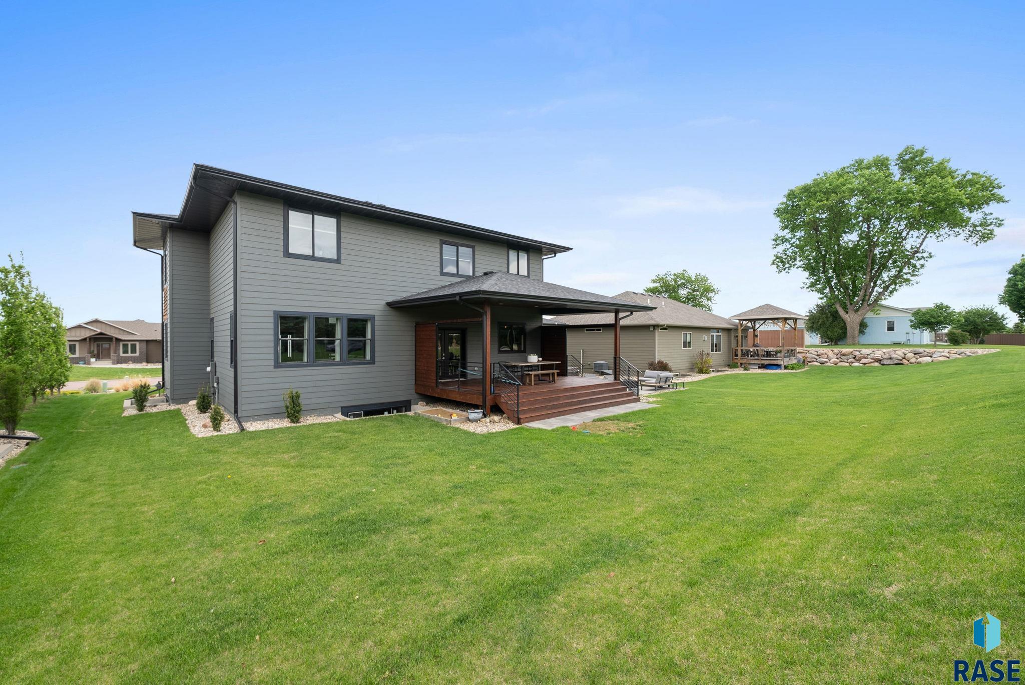 Sioux Falls, South Dakota 57107, United States, 4 Bedrooms Bedrooms, ,3 BathroomsBathrooms,Residential,Active,140391