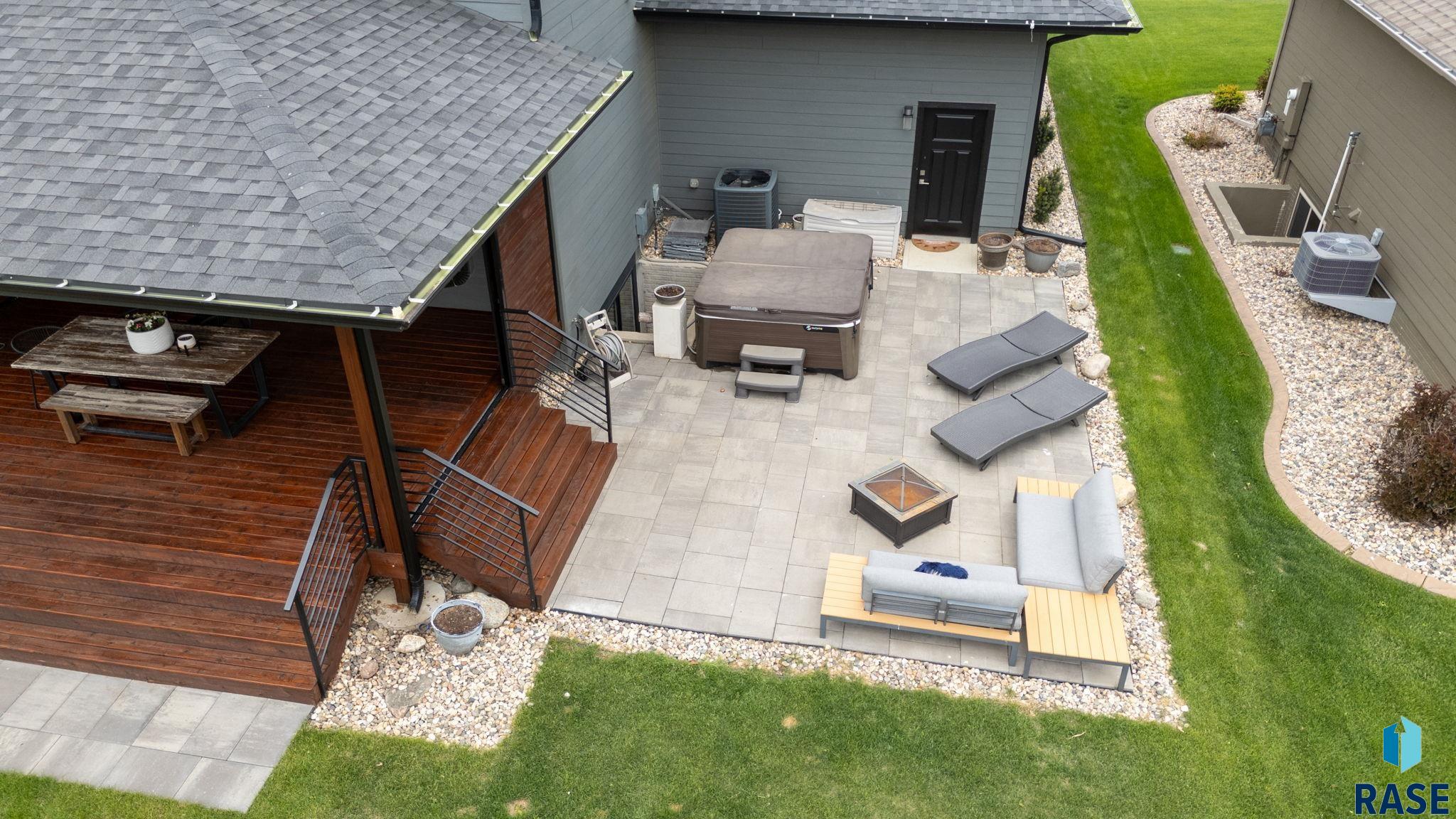 Sioux Falls, South Dakota 57107, United States, 4 Bedrooms Bedrooms, ,3 BathroomsBathrooms,Residential,Active,140391