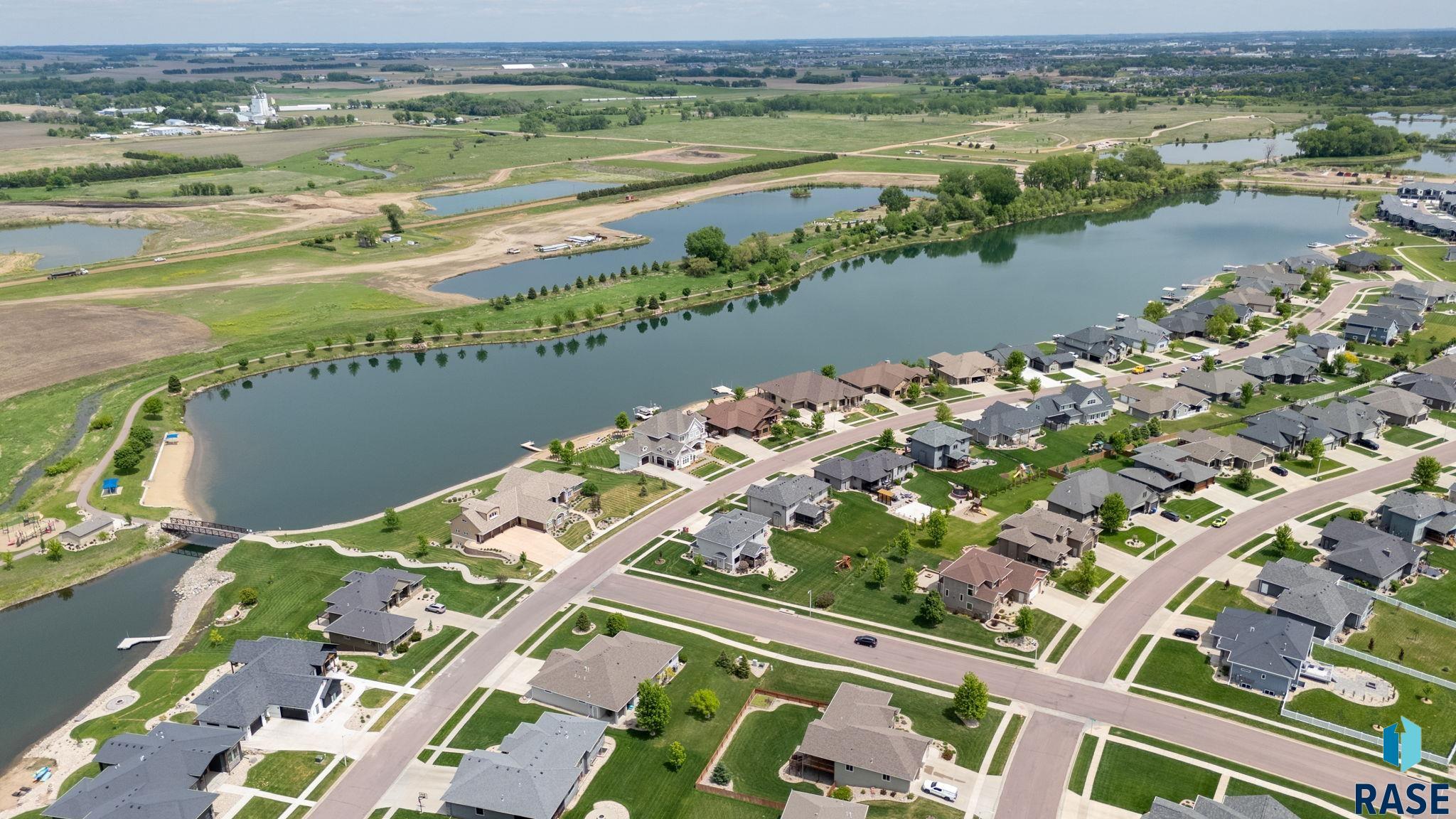 Sioux Falls, South Dakota 57107, United States, 4 Bedrooms Bedrooms, ,3 BathroomsBathrooms,Residential,Active,140391