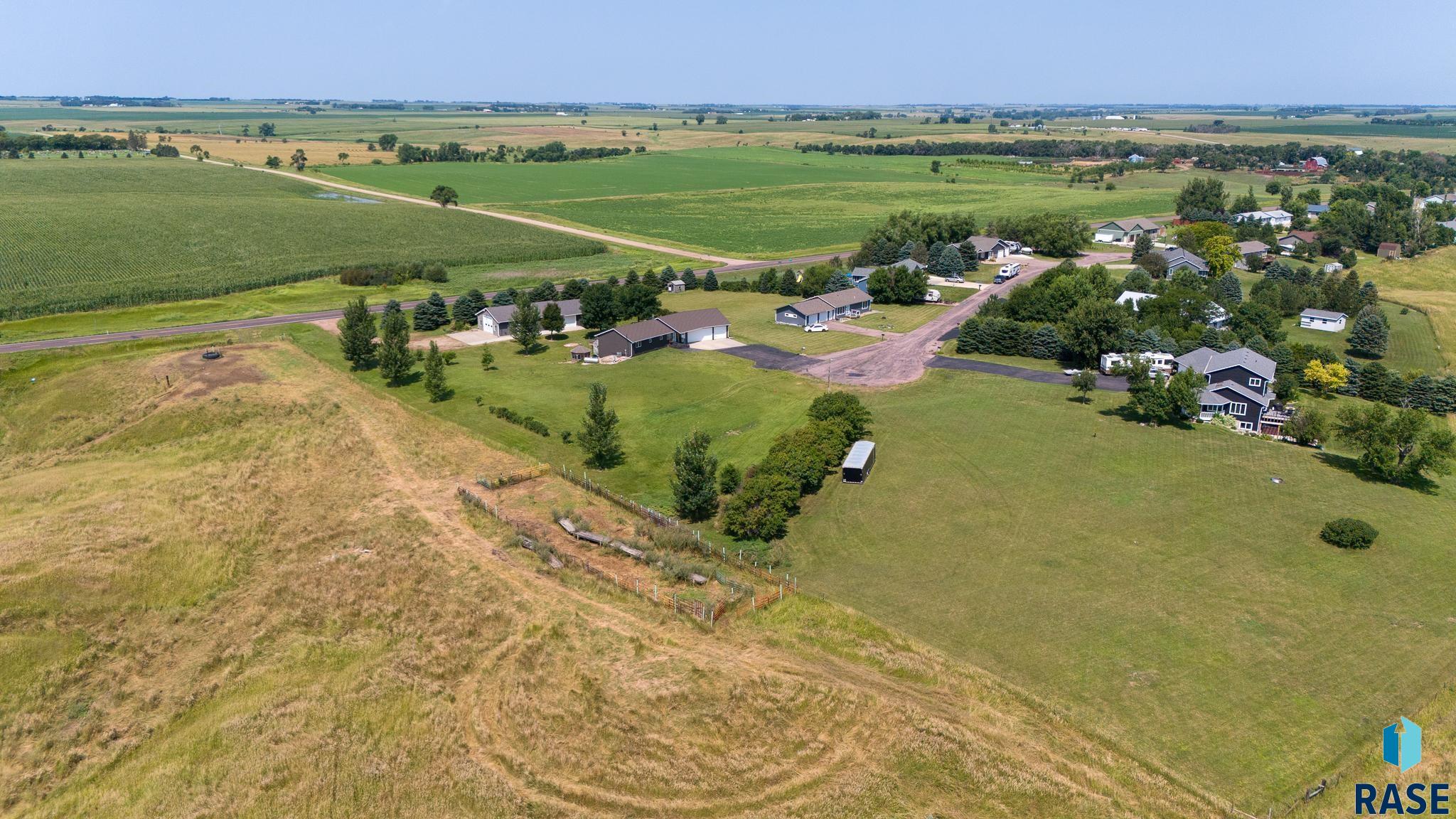 1413 Michael Cir Circle, Montrose, South Dakota image 11