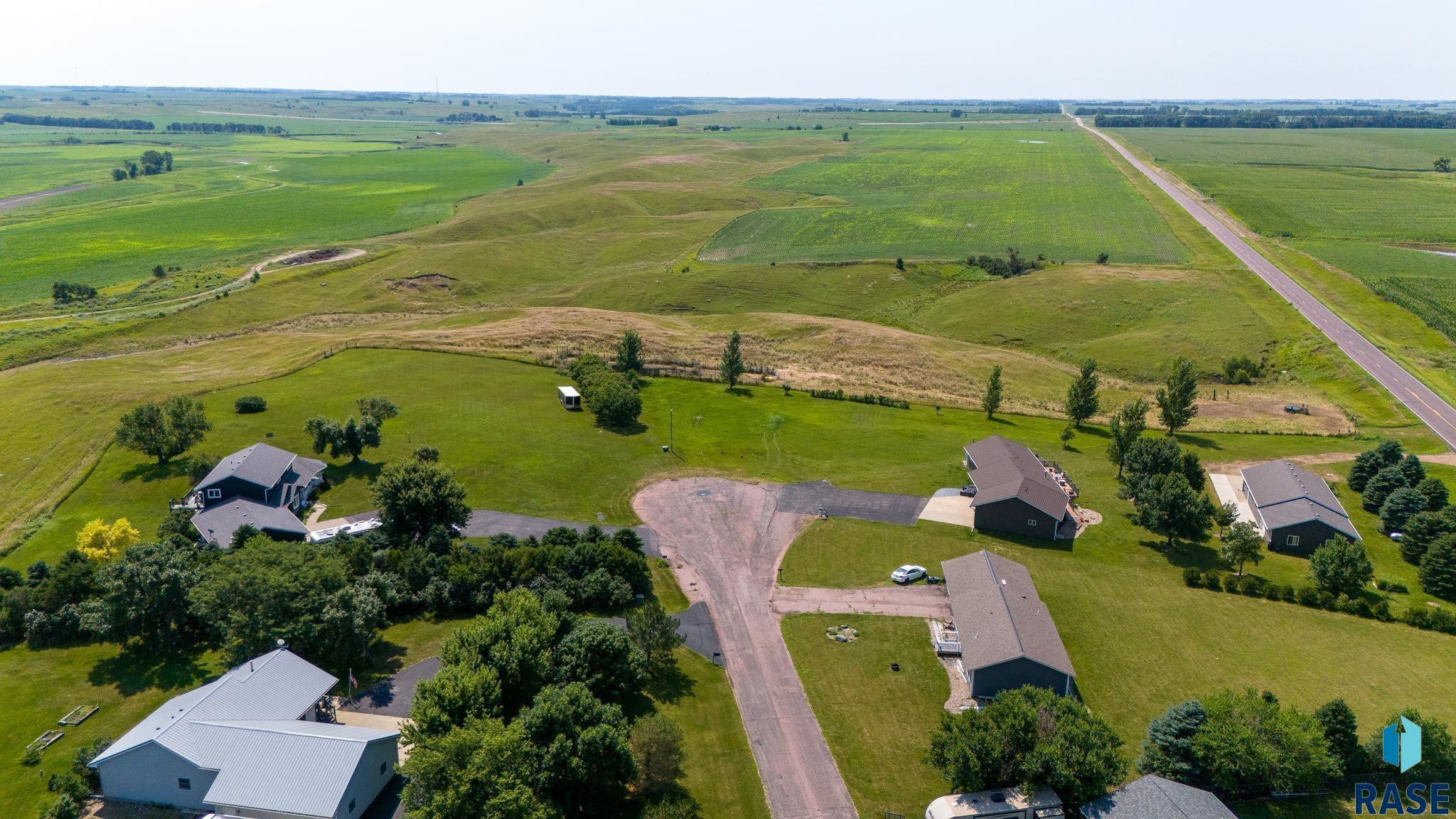 1413 Michael Cir Circle, Montrose, South Dakota image 3