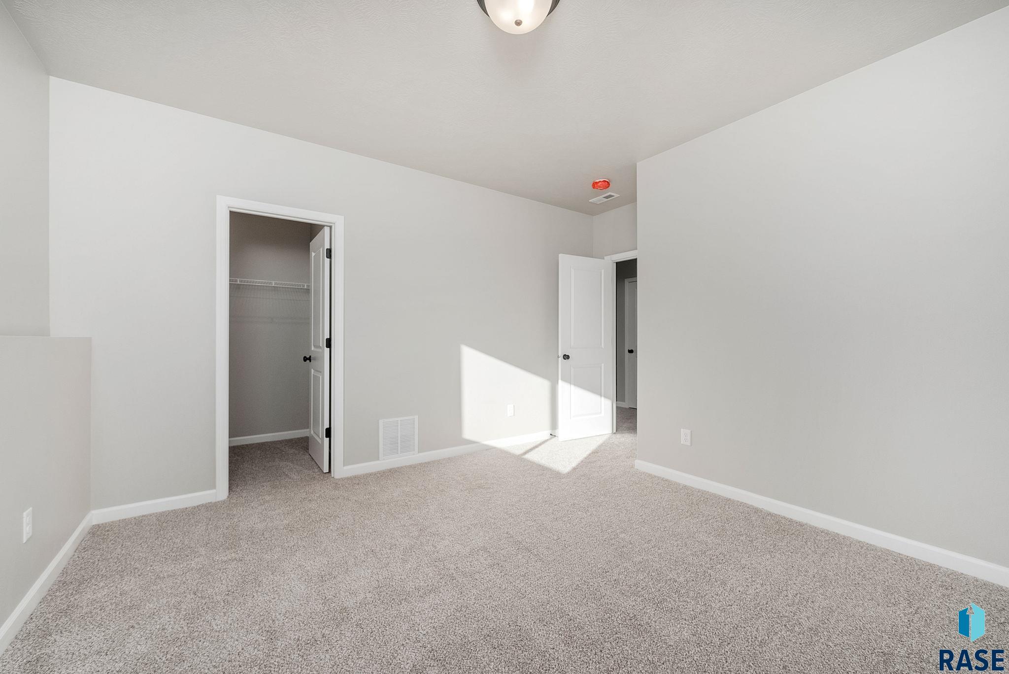 5101 E 65th St Street, Sioux Falls, South Dakota image 25