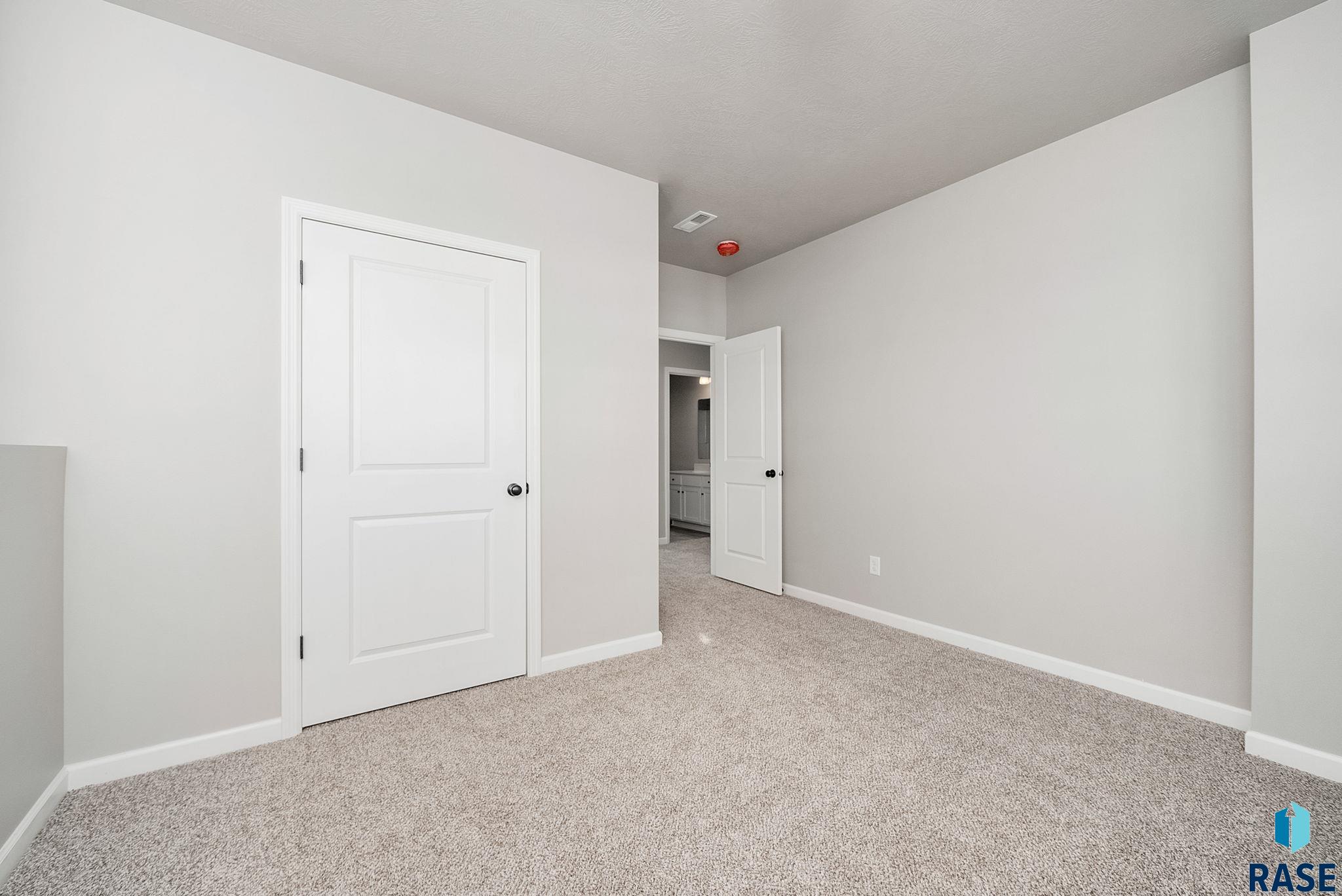 5101 E 65th St Street, Sioux Falls, South Dakota image 23