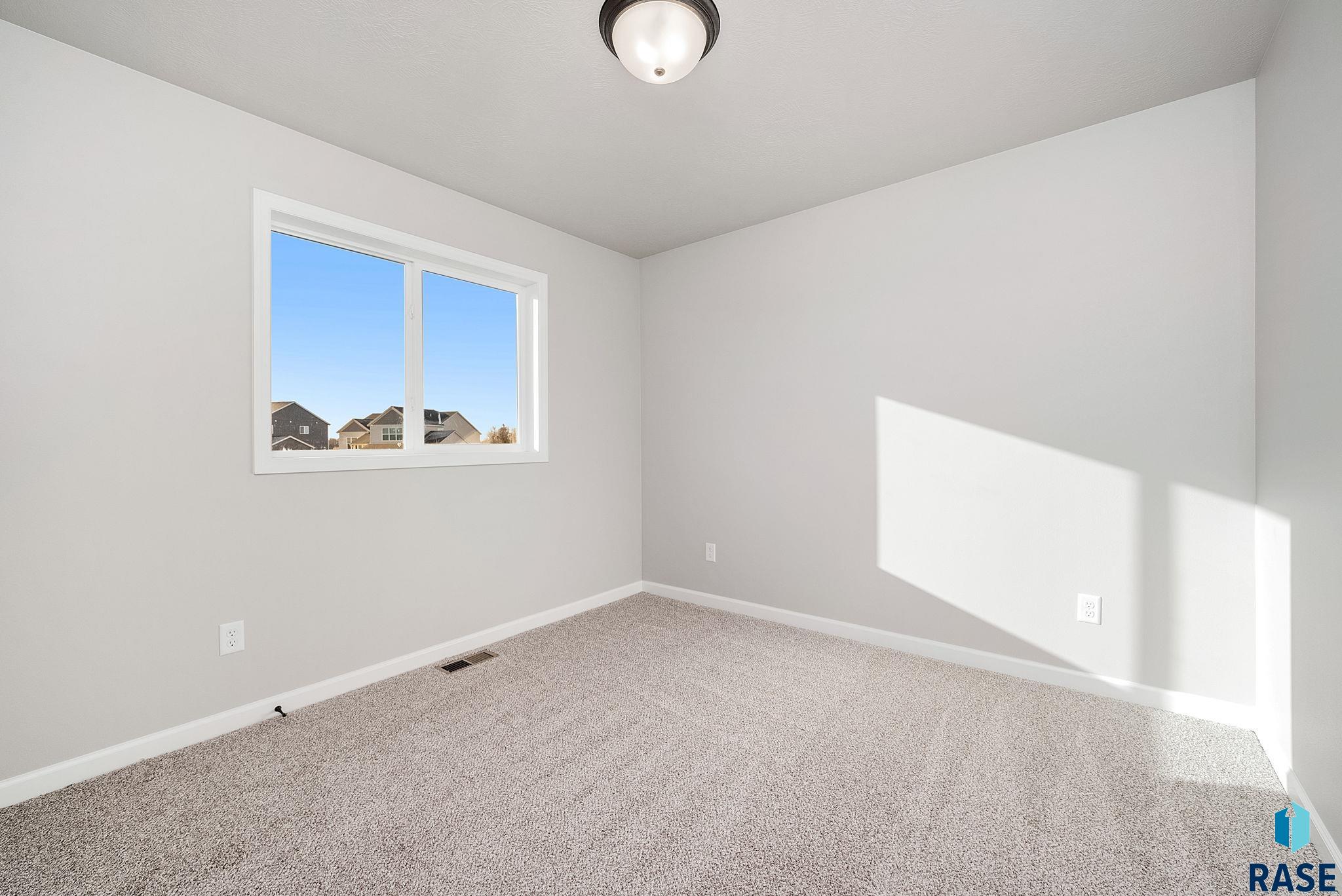 5101 E 65th St Street, Sioux Falls, South Dakota image 15