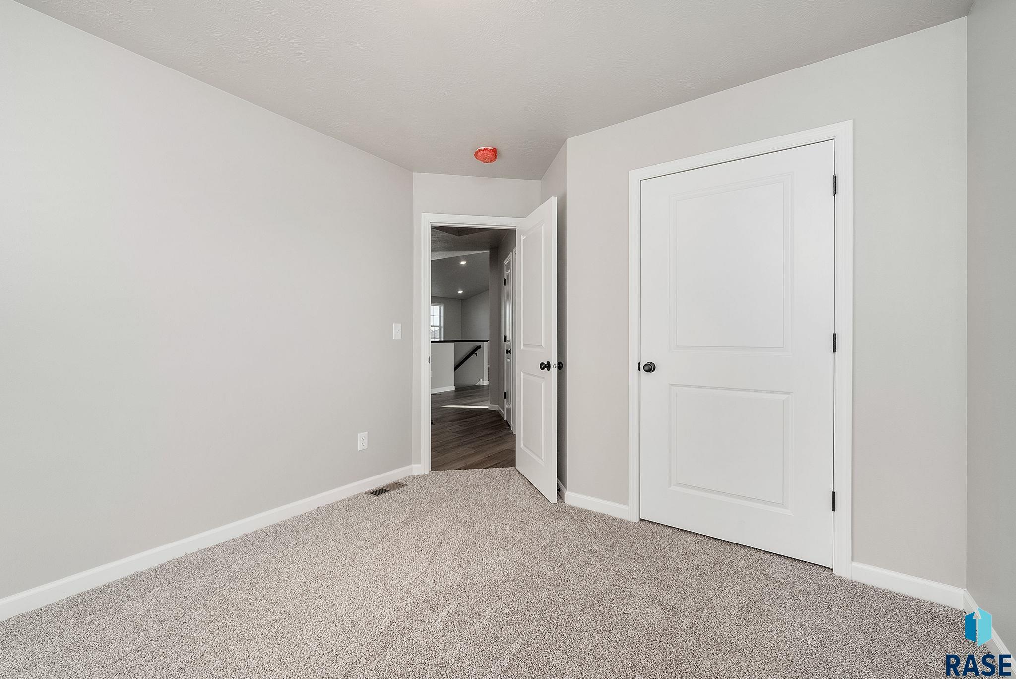 5101 E 65th St Street, Sioux Falls, South Dakota image 16