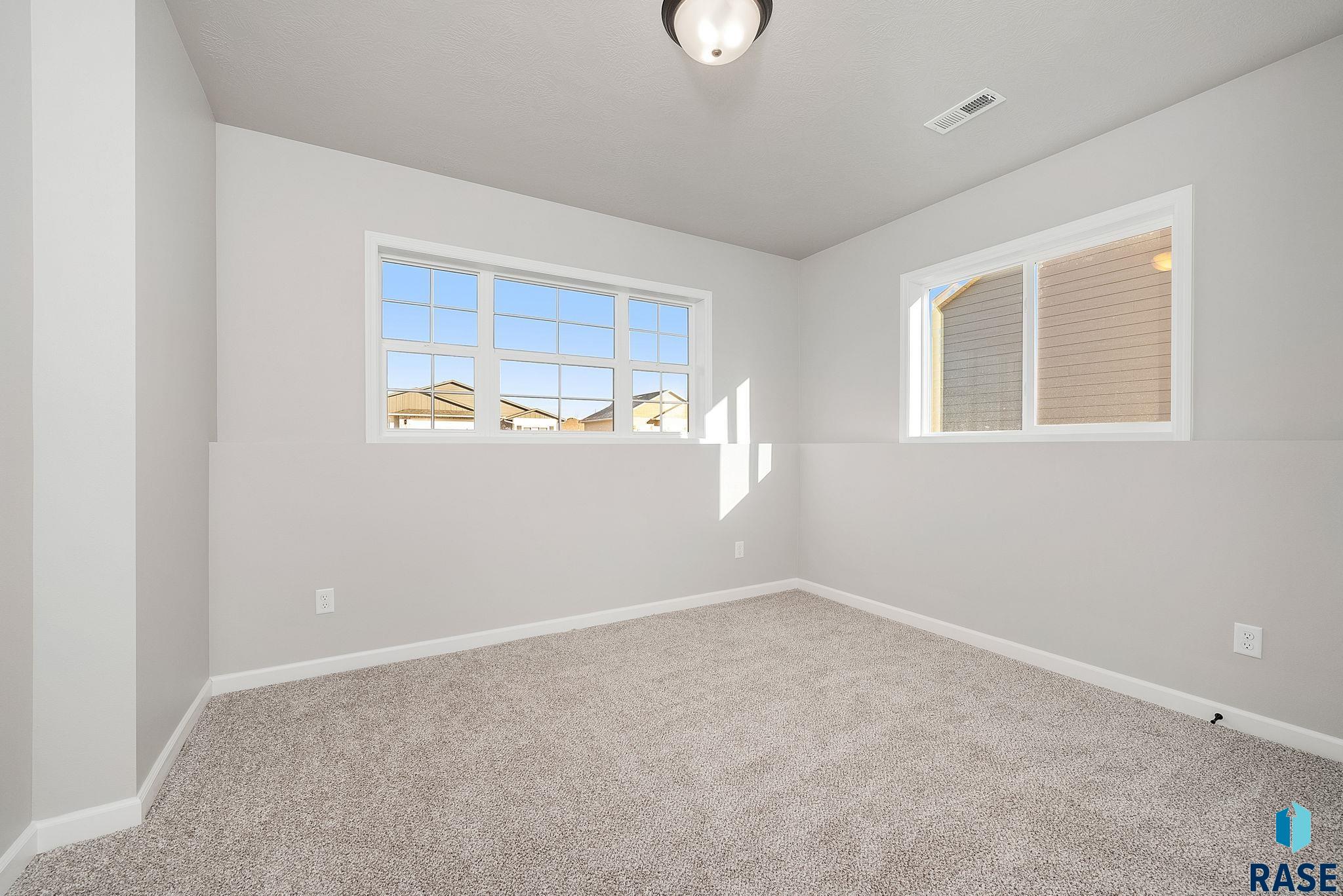 5101 E 65th St Street, Sioux Falls, South Dakota image 22