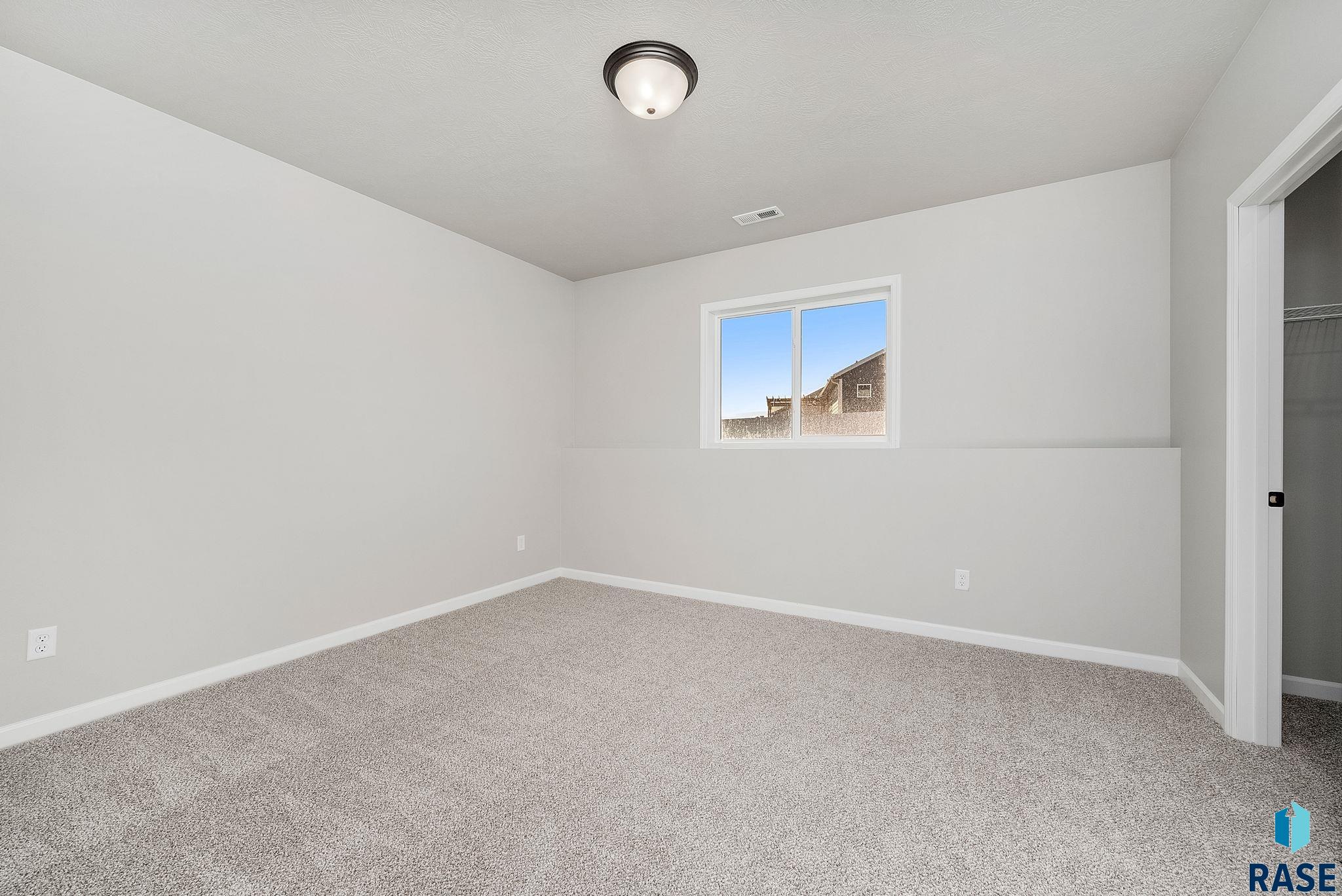 5101 E 65th St Street, Sioux Falls, South Dakota image 24
