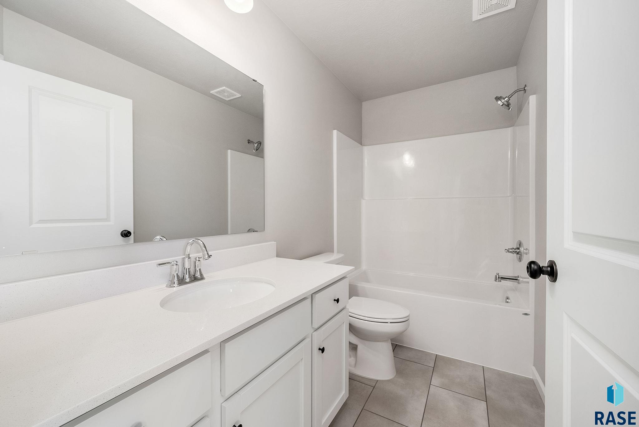 5101 E 65th St Street, Sioux Falls, South Dakota image 17
