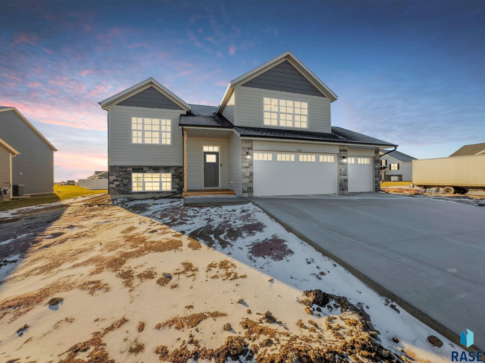 5101 E 65th St Street, Sioux Falls, South Dakota image 1