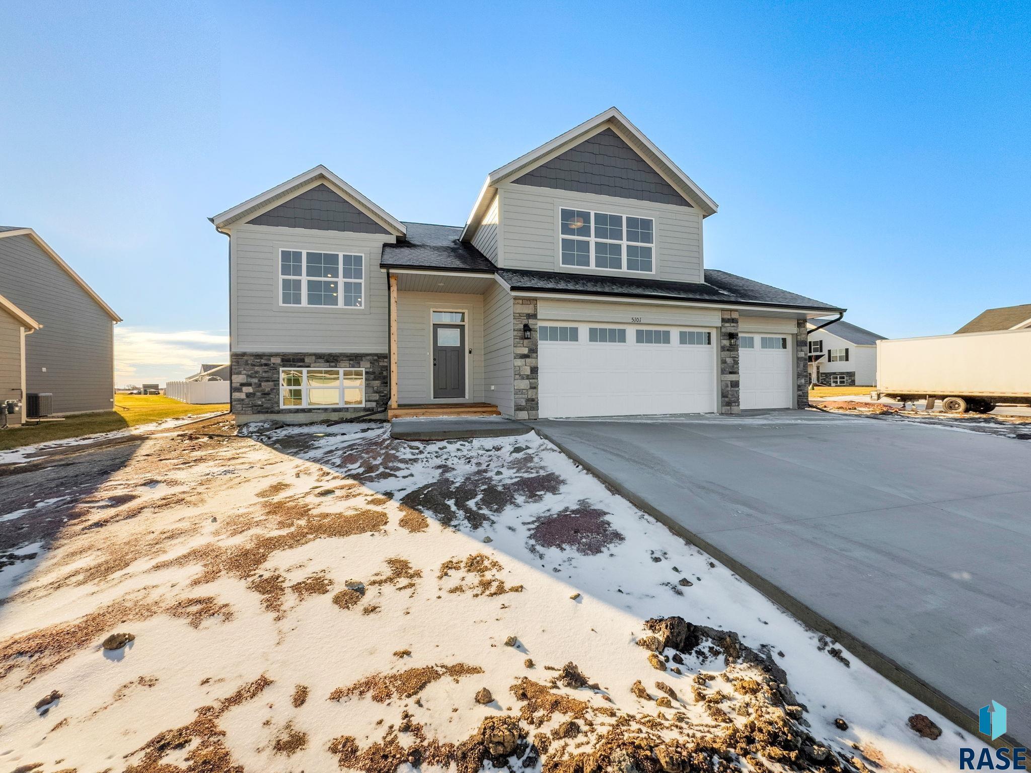 5101 E 65th St Street, Sioux Falls, South Dakota image 2