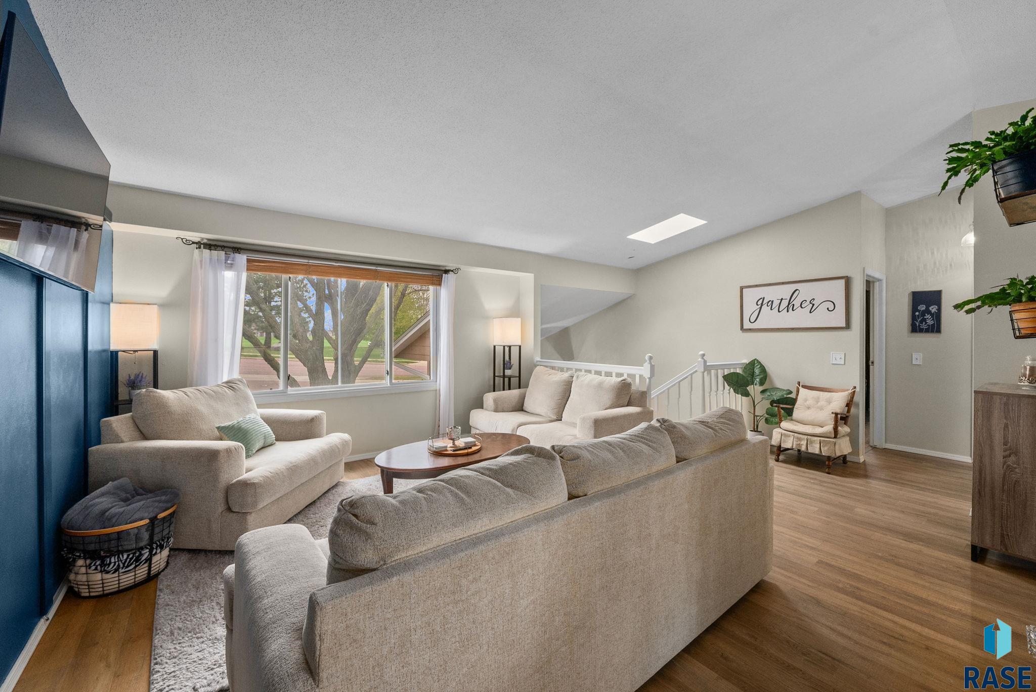 Sioux Falls, South Dakota 57110, United States, 3 Bedrooms Bedrooms, ,2 BathroomsBathrooms,Residential,Pending,117782