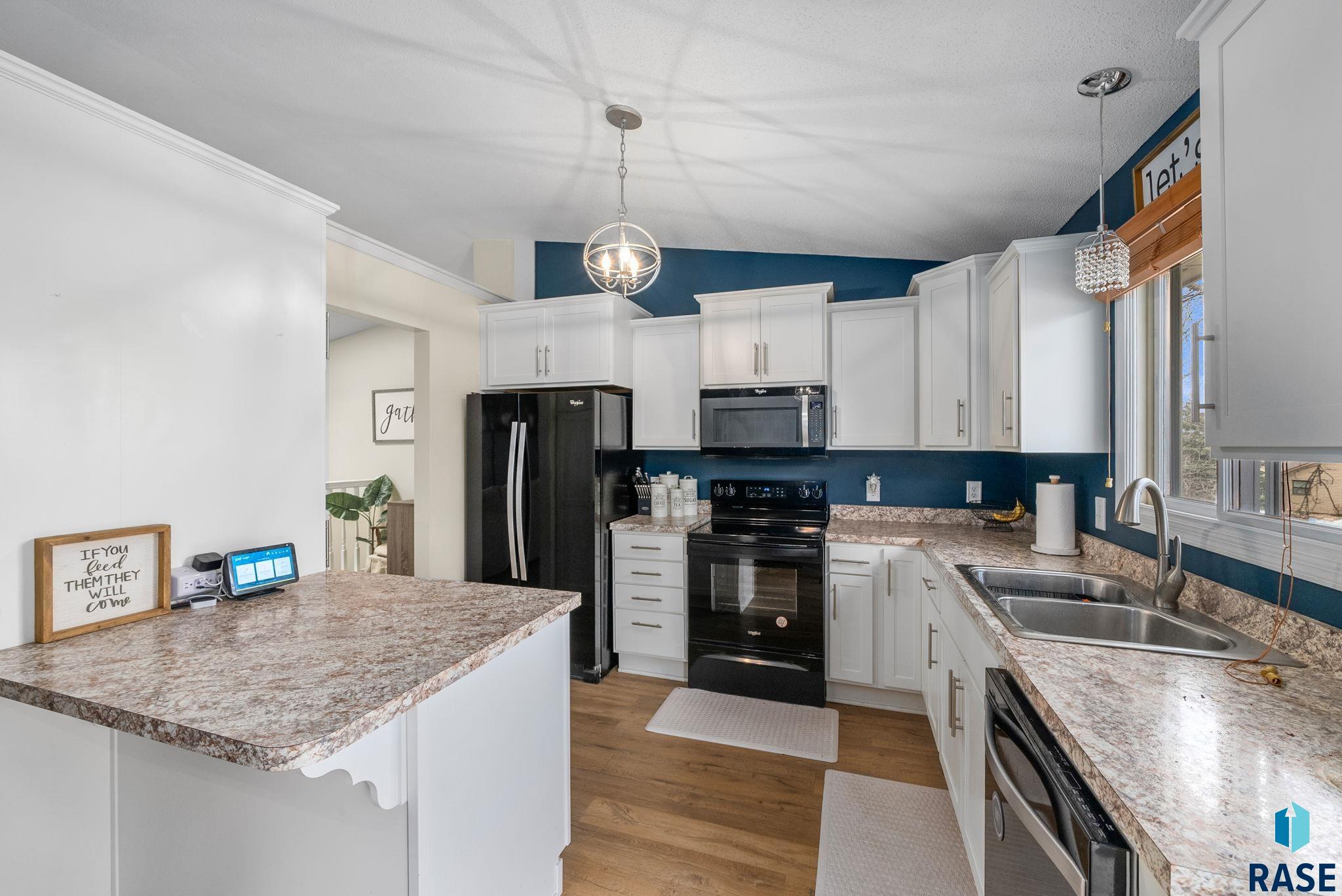 Sioux Falls, South Dakota 57110, United States, 3 Bedrooms Bedrooms, ,2 BathroomsBathrooms,Residential,Pending,117782