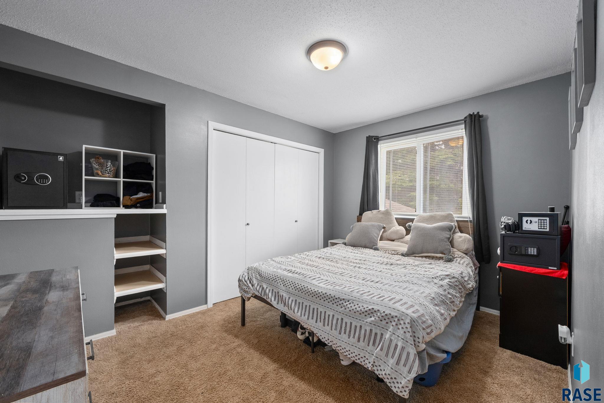 Sioux Falls, South Dakota 57110, United States, 3 Bedrooms Bedrooms, ,2 BathroomsBathrooms,Residential,Pending,117782