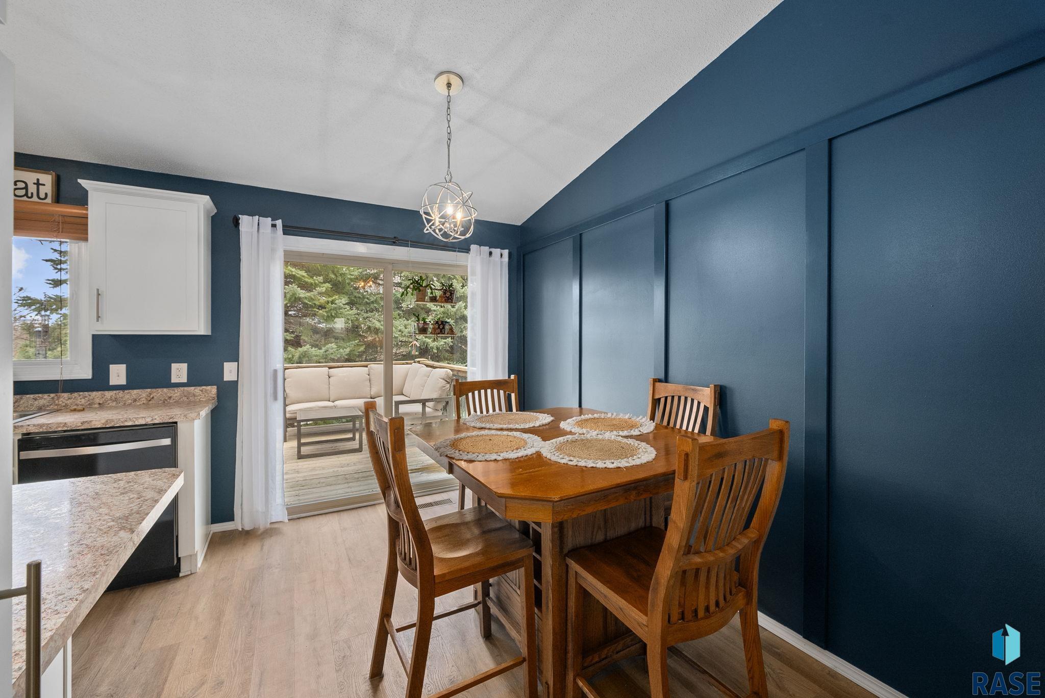 Sioux Falls, South Dakota 57110, United States, 3 Bedrooms Bedrooms, ,2 BathroomsBathrooms,Residential,Pending,117782