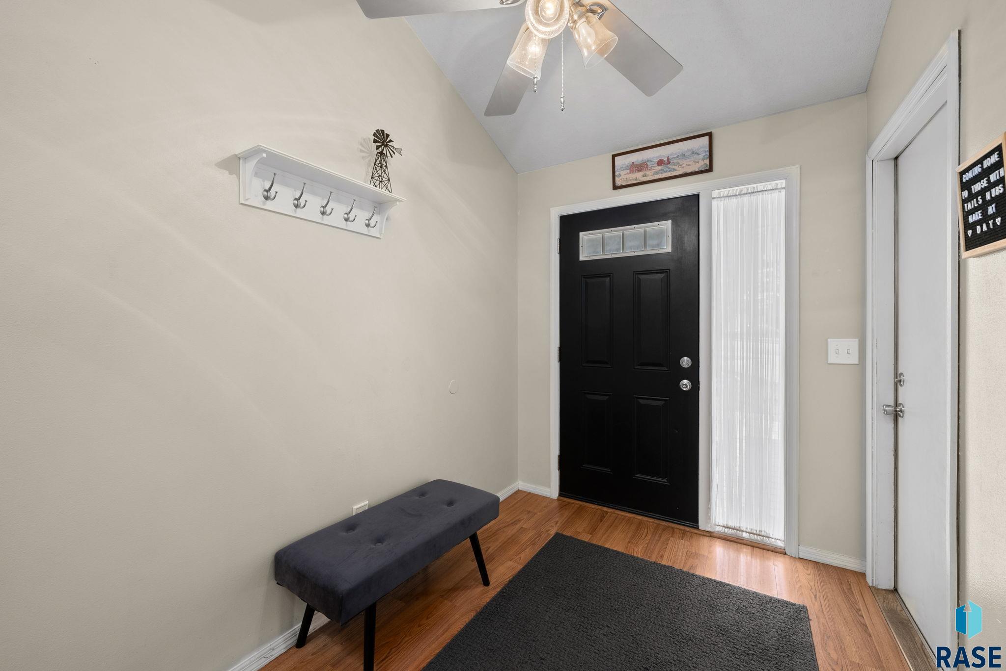 Sioux Falls, South Dakota 57110, United States, 3 Bedrooms Bedrooms, ,2 BathroomsBathrooms,Residential,Pending,117782